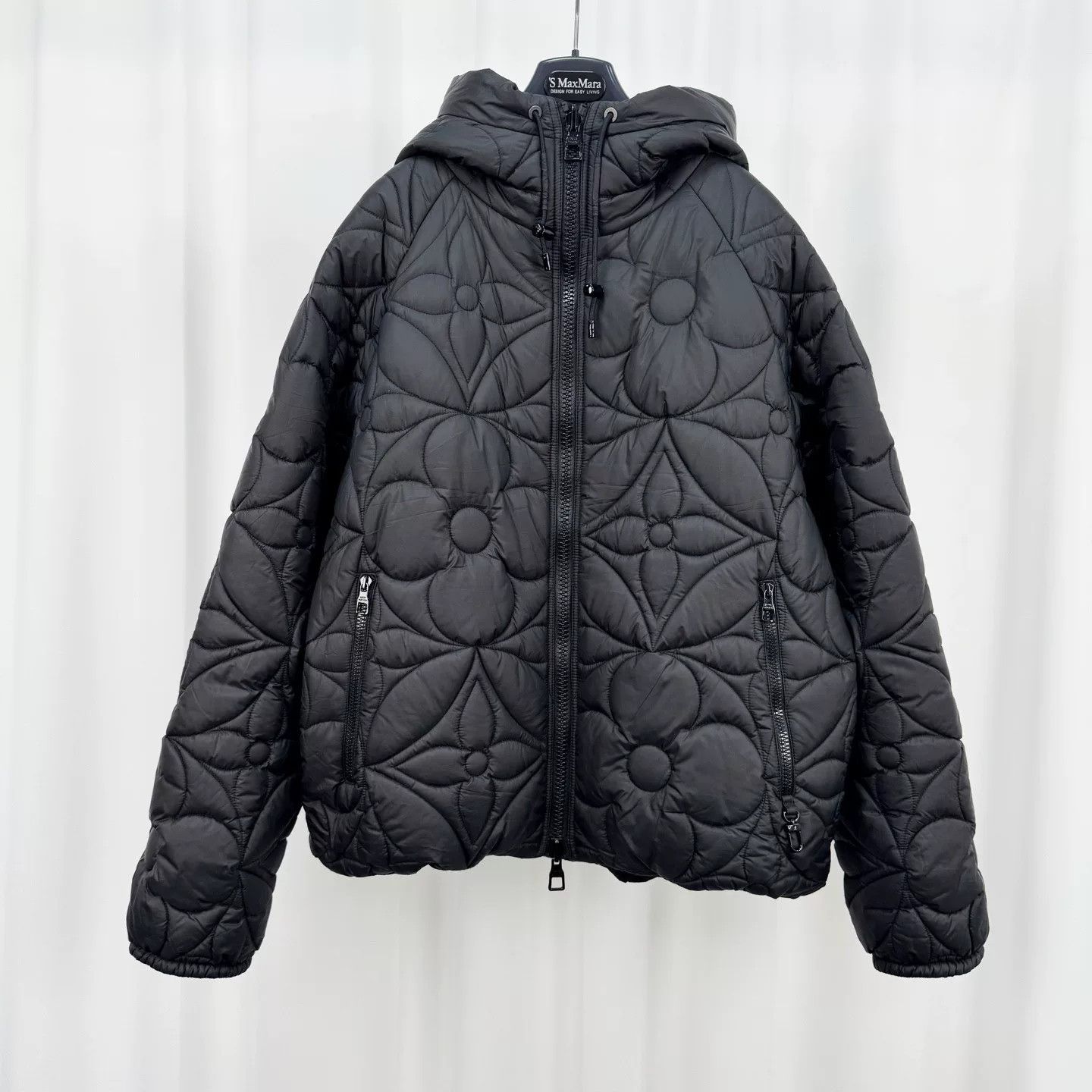 Louis Vuitton Louis Vuitton Embossed Reversible Padded Jacket Size US L / EU 52-54 / 3 - 1 Thumbnail