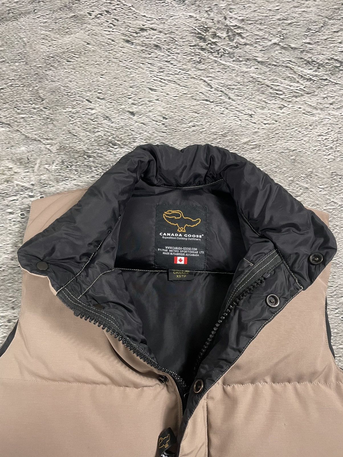 Canada Goose Canada Goose vintage beige puffer vest Size US M / EU 48-50 / 2 - 3 Thumbnail
