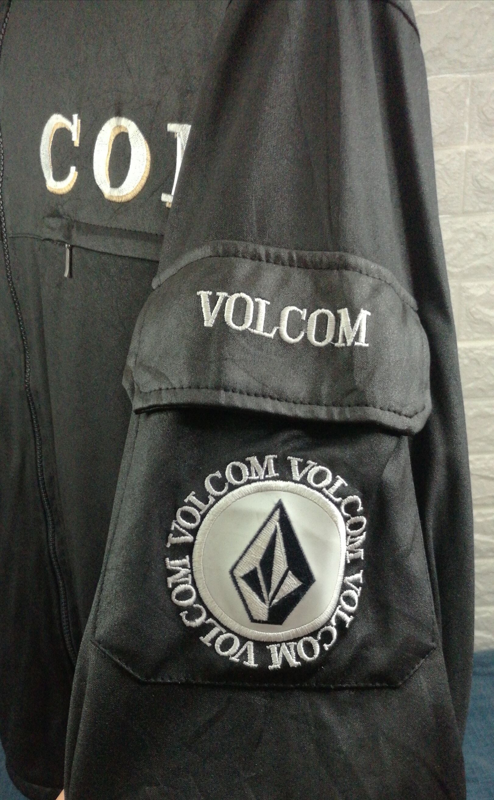 Volcom Vintage VOLCOM Big Logo Black Jacket Size US XL / EU 56 / 4 - 6 Thumbnail