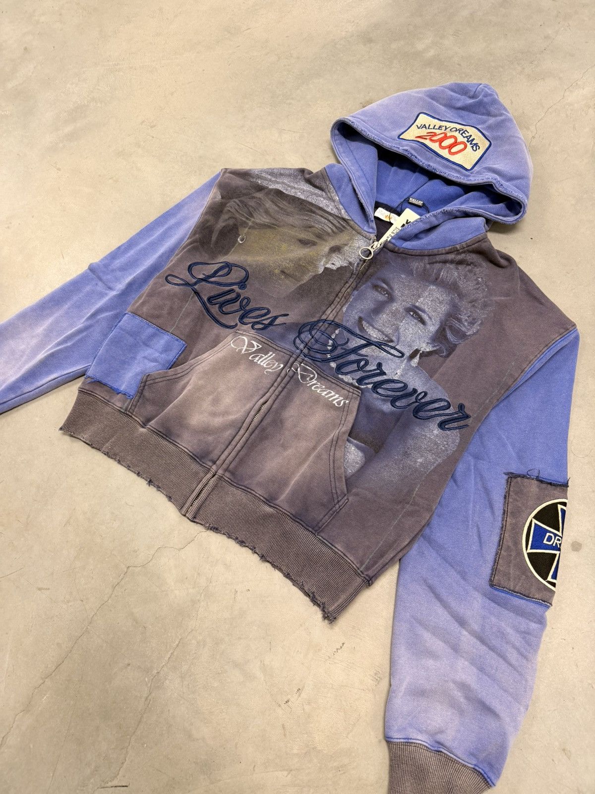 Vale Vale Forever Valley Dreams Blue Queen Zip Up Hoodie 2X-Large Size US XXL / EU 58 / 5 - 2 Thumbnail