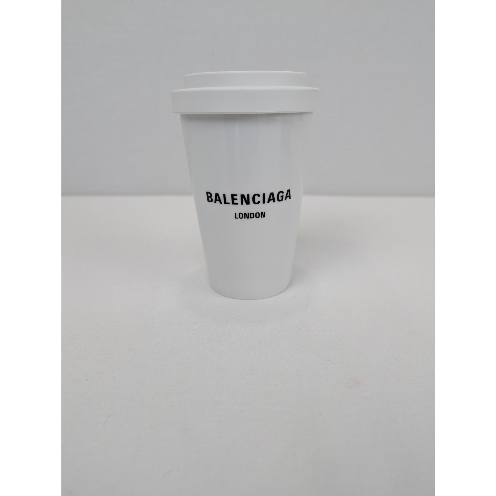 Balenciaga o1rshd1 Q:2 / Size:OS / London Porcelain Coffee Cup in White Size ONE SIZE - 1 Thumbnail