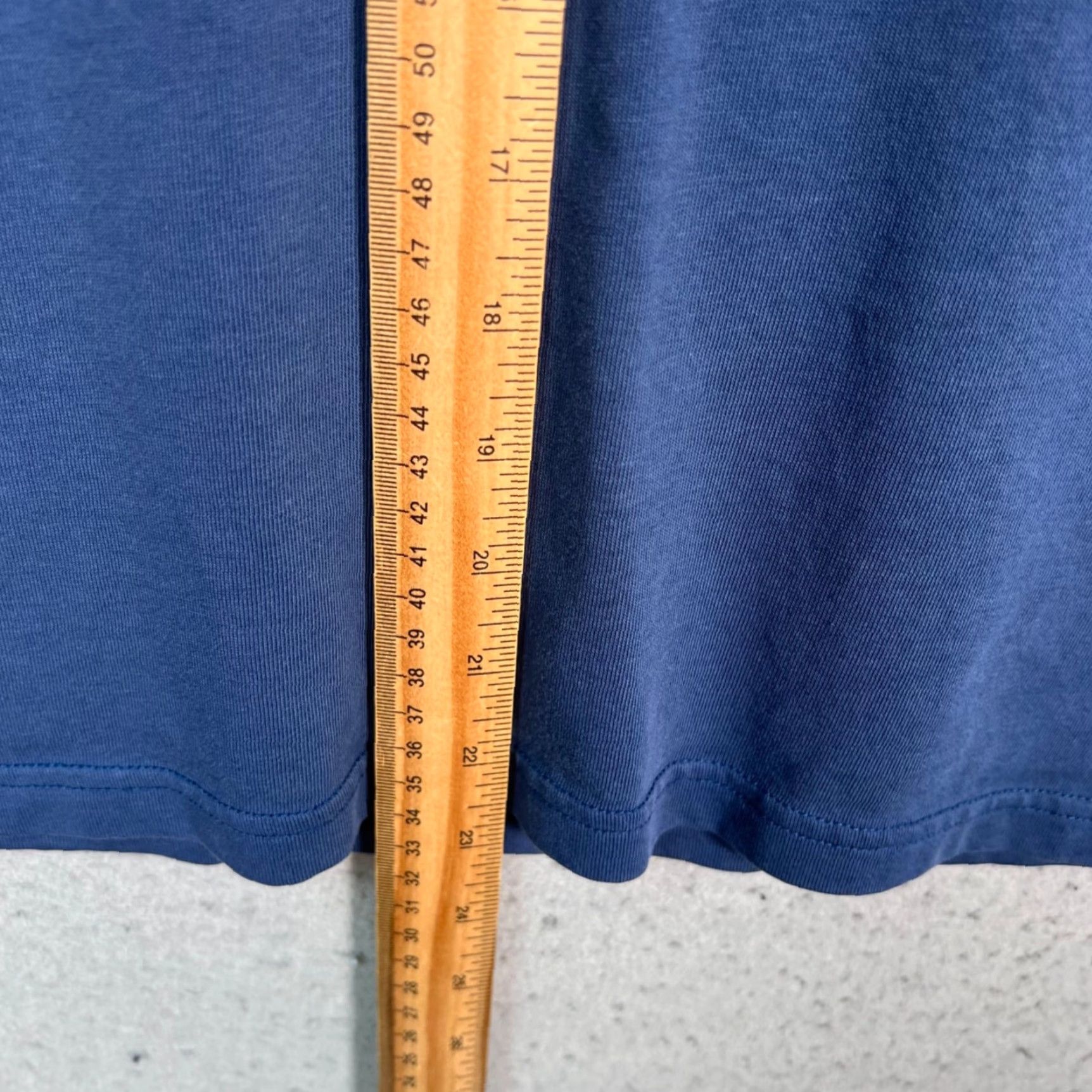 Uniqlo VINTAGE Uniqlo Womens T-Shirt Blue Crewneck Short Sleeve Size S Adult Womens Small Shirt Womens Blue Crew Neck Short Sleeve Size S / US 4 / IT 40 - 5 Thumbnail