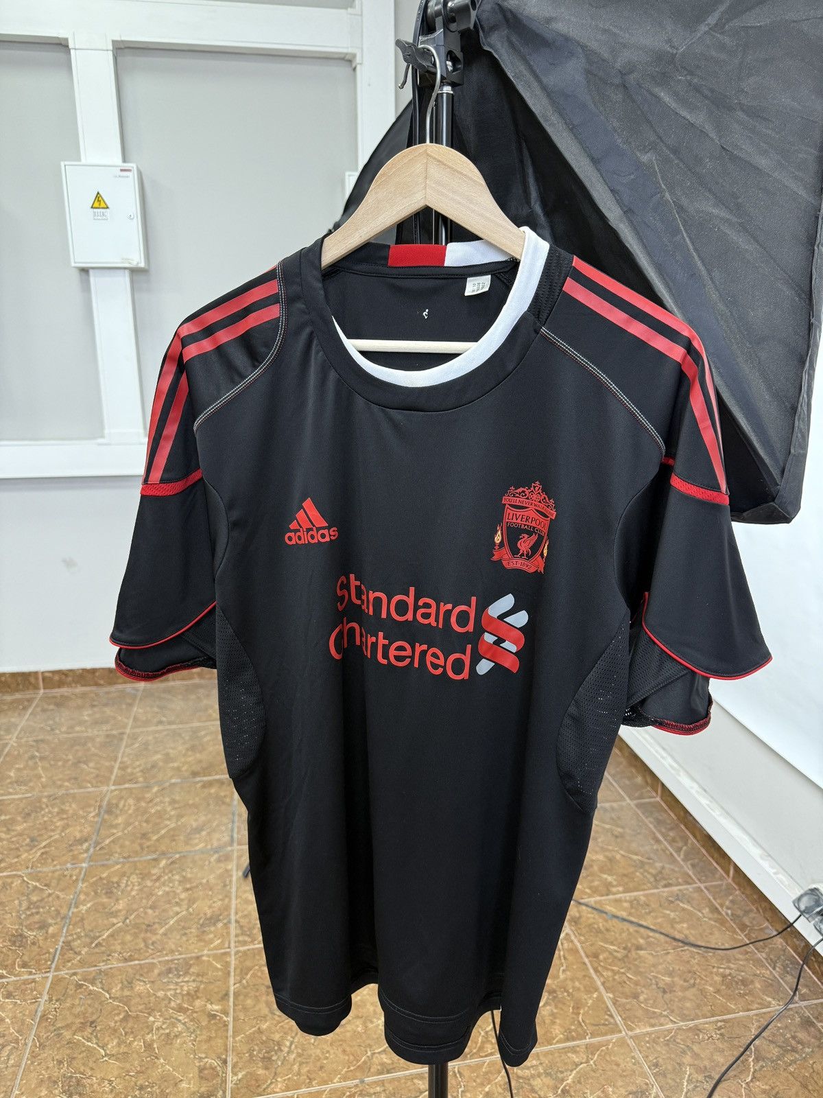 Adidas 🏴󠁧󠁢󠁥󠁮󠁧󠁿 2010 Adidas Liverpool FC Away Soccer Jersey Rare Retro Y2K Size US M / EU 48-50 / 2 - 1 Thumbnail