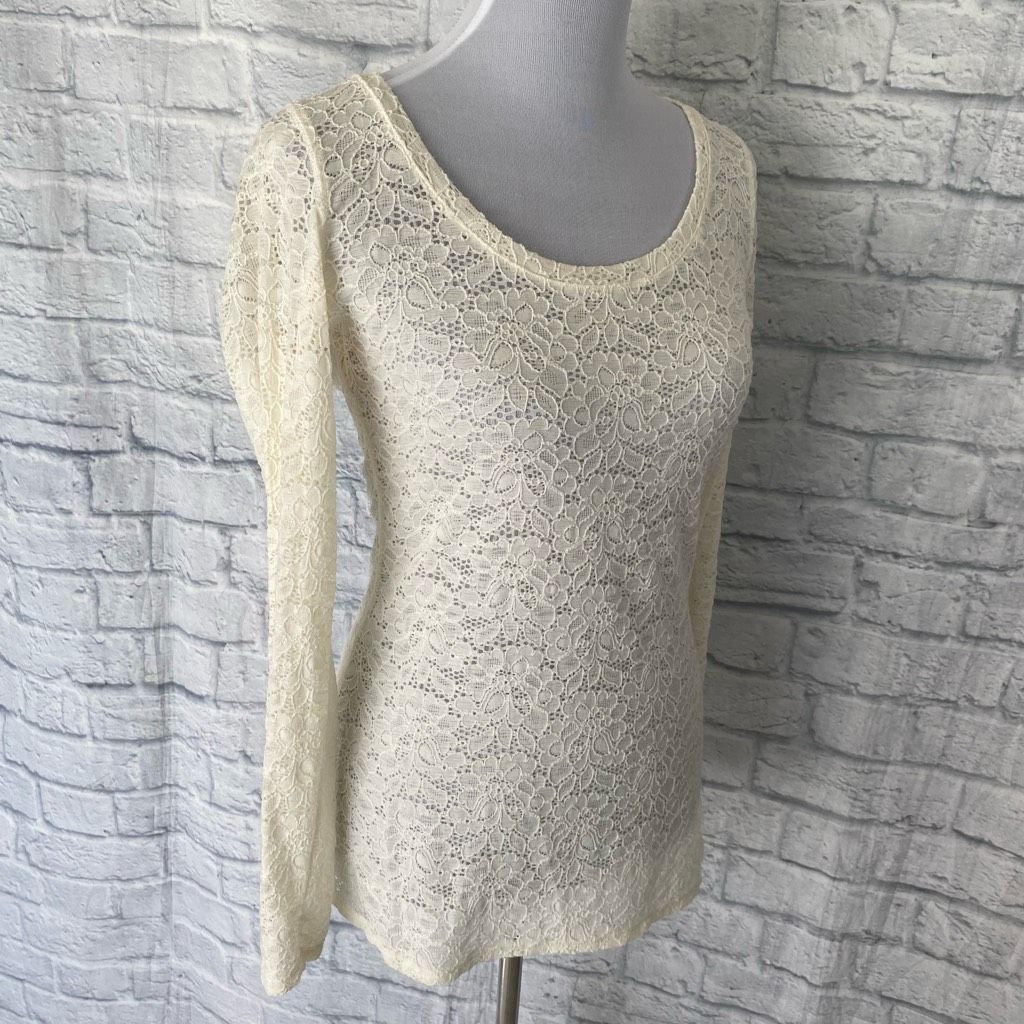 Express Express women S scoopneck long sleeve lace fitted blouse bla Size S / US 4 / IT 40 - 4 Thumbnail