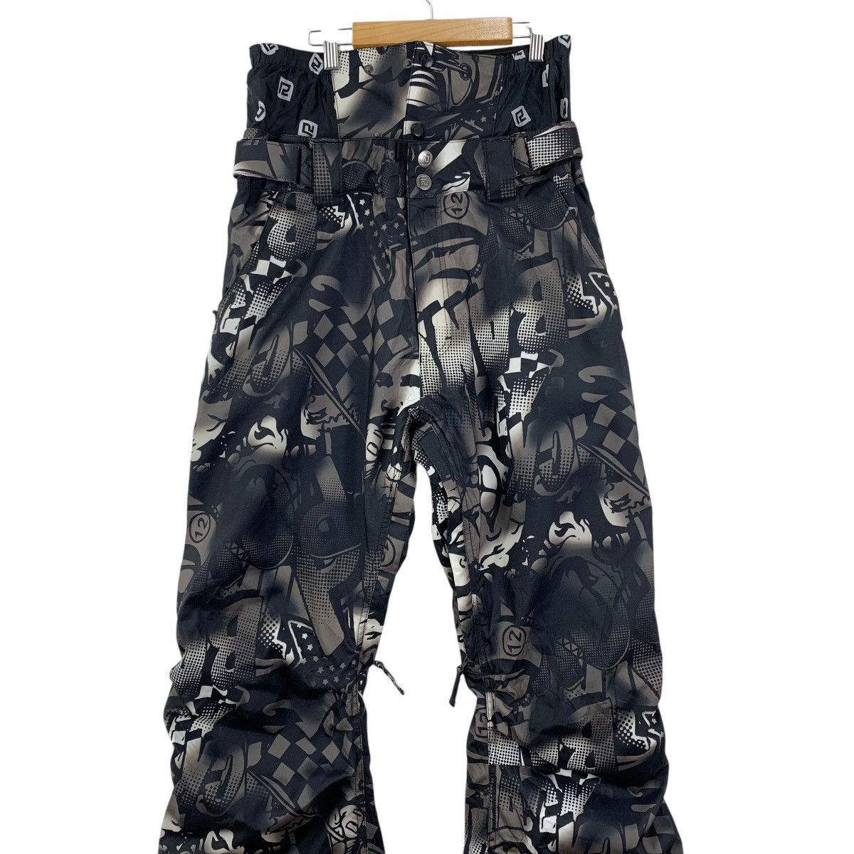 Japanese Brand NEWRALL Japanese Brand Overprint Baggy Ski Pants Size US 34 / EU 50 - 2 Thumbnail