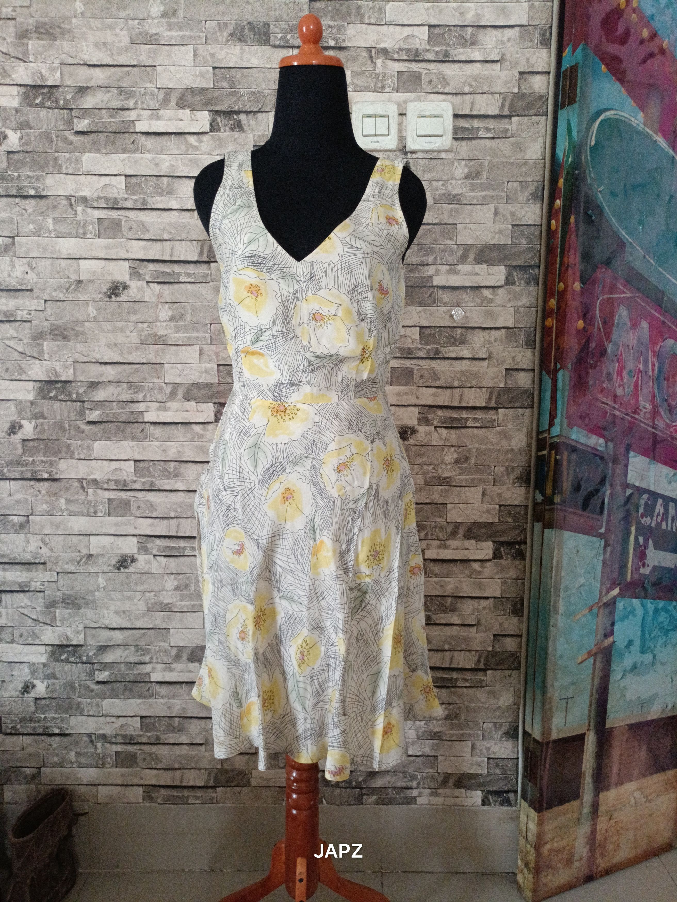 MAX&Co. Max & co silk floral casual summer midi dress Size S / US 4 / IT 40 - 2 Thumbnail