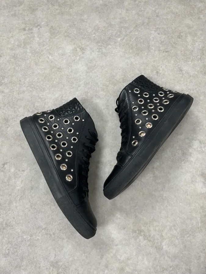 Versace 2000s Versace Eyelet Black Leather High Top Shoes Size US 9 / EU 42 - 2 Thumbnail
