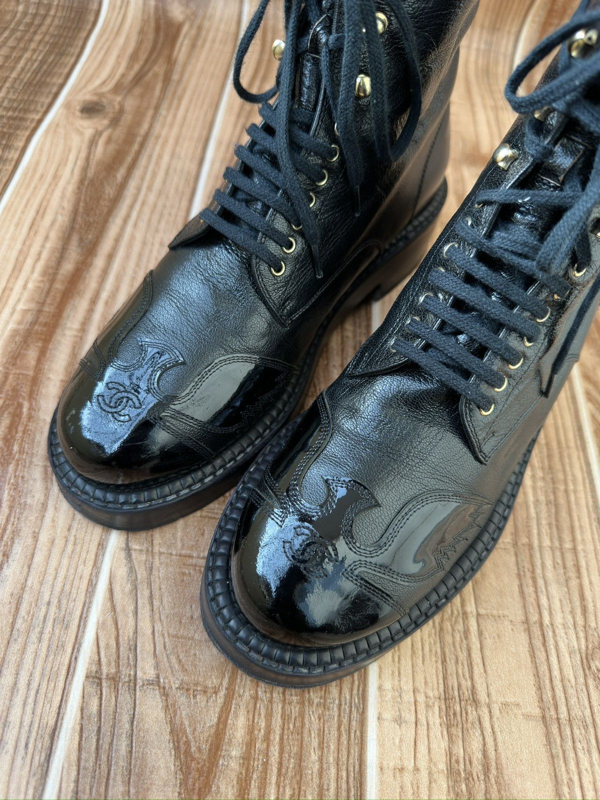 Chanel Chanel interlocking CC Logo Utah Eagle Black Biker Boots Size US 7 / IT 37 - 6 Thumbnail