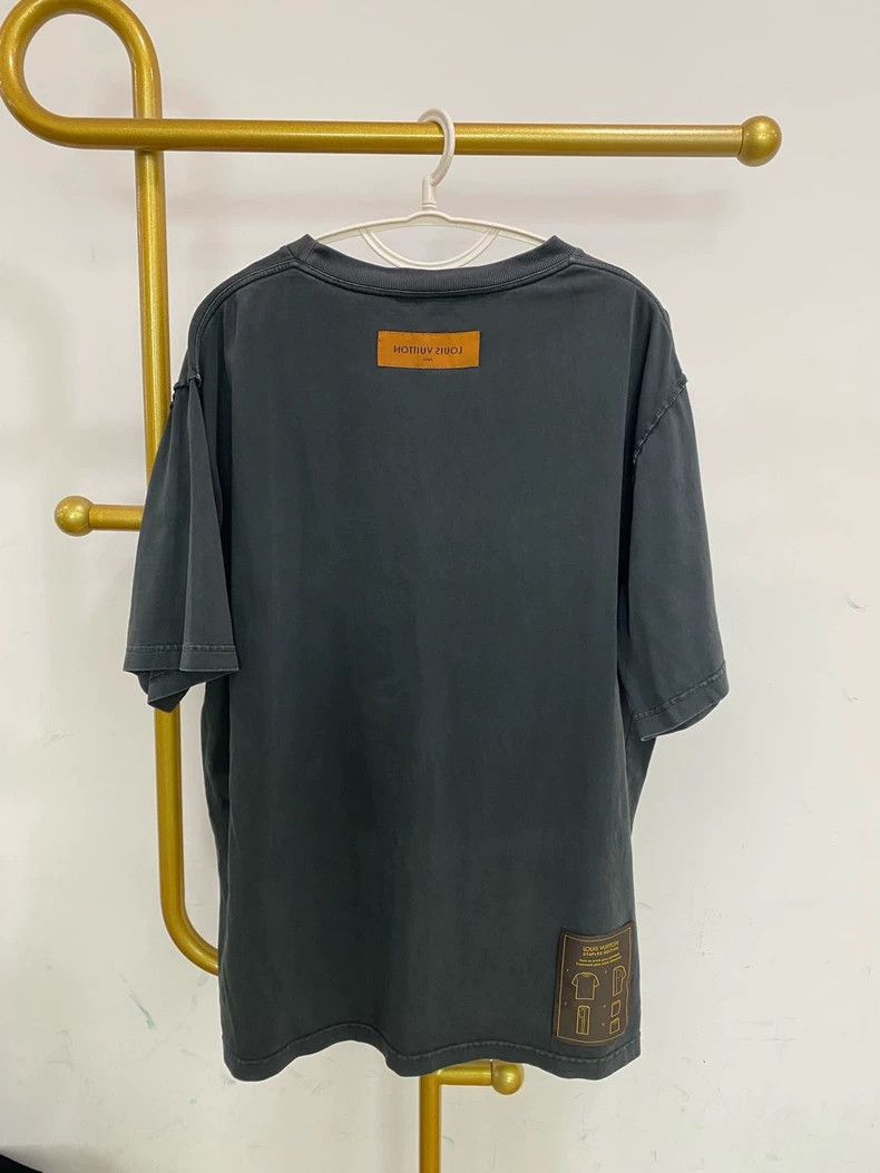 Louis Vuitton Louis Vuitton size 5l Black Logo Back Label Short Sleeve Size US M / EU 48-50 / 2 - 2 Thumbnail