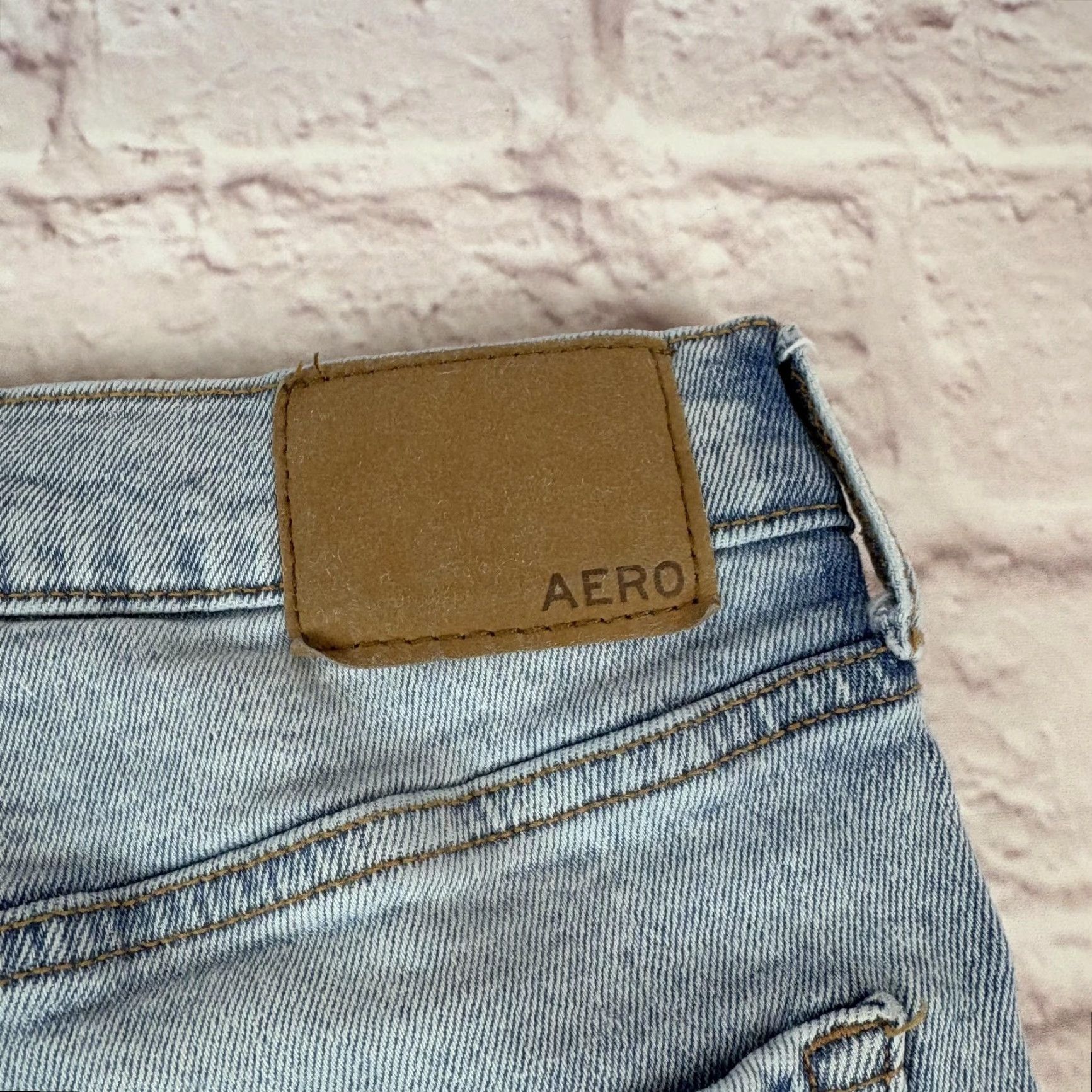 Vintage Aéropostale Jeans Womens 10 Light Wash Stretch Mom Distressed Ripped 30 x 26 Size 32" / US 10 / IT 46 - 7 Thumbnail