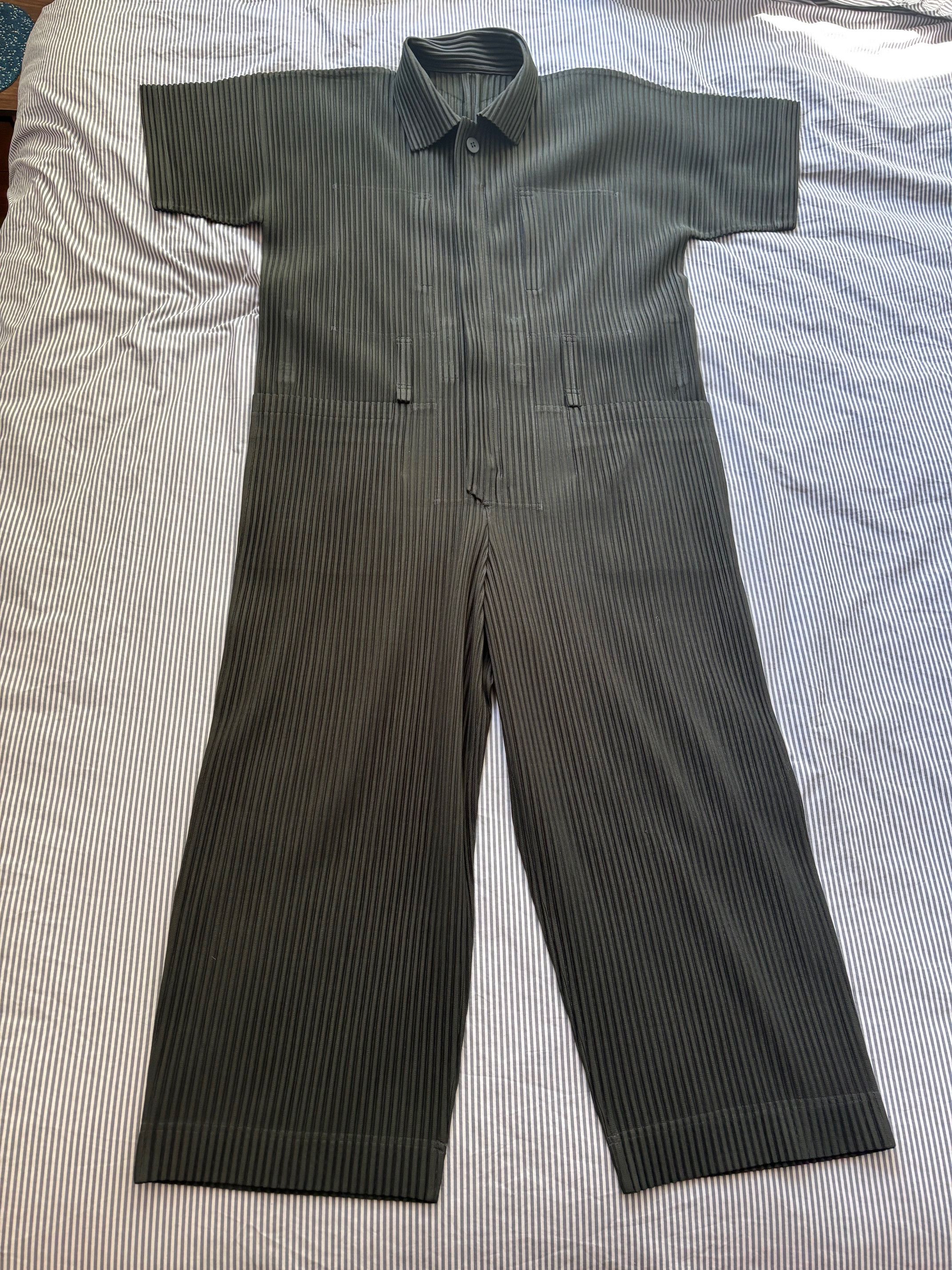 Homme Plisse Issey Miyake Homme Plisse Issey Miyake Dark Green Jumpsuit in size 1 Size US 32 / EU 48 - 2 Thumbnail