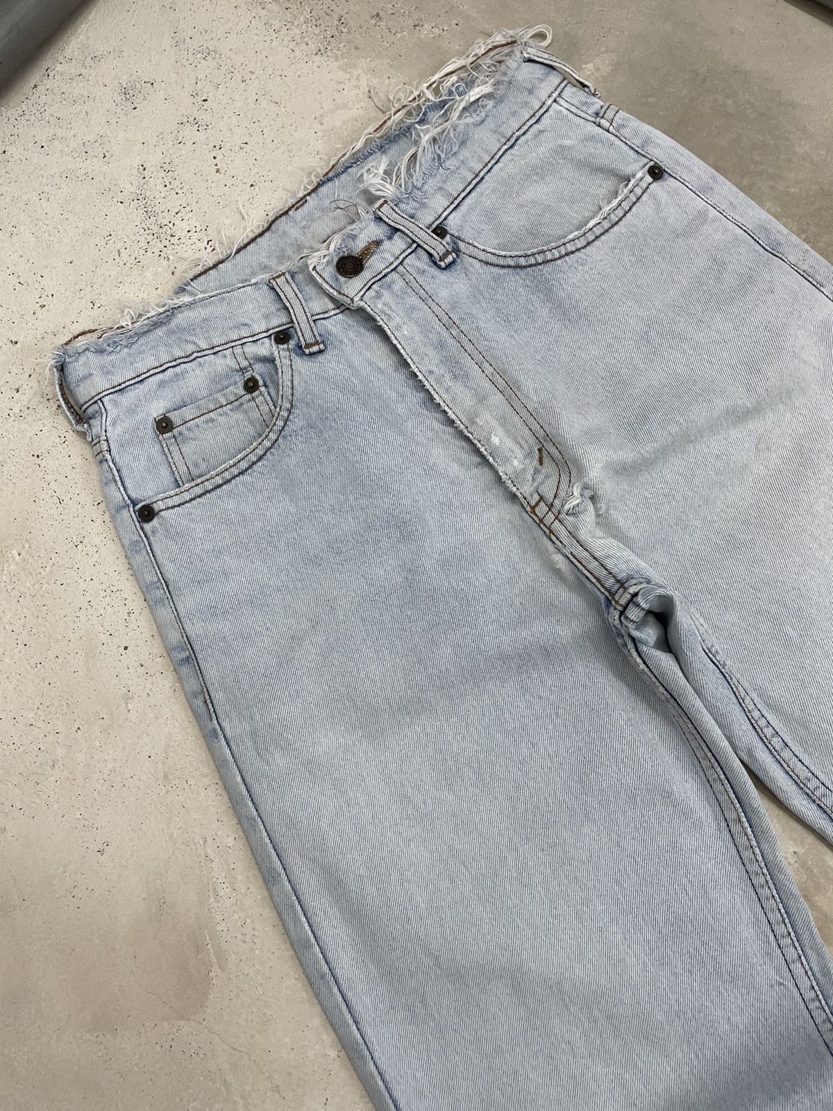 Levi's Vintage Levis Light Wash Distressed Denim Pants (AE5) Size US 28 / EU 44 - 3 Thumbnail