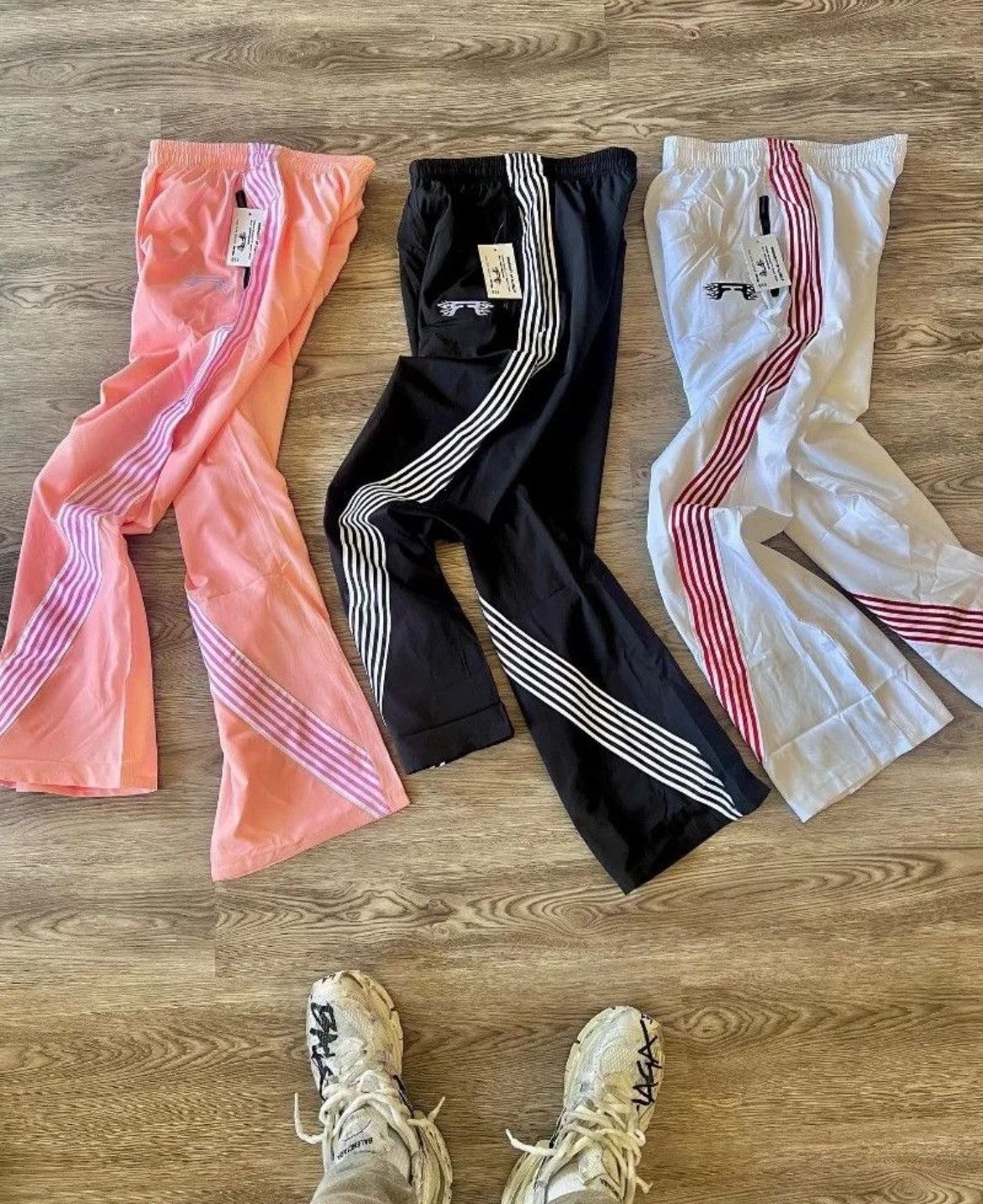 Japanese Brand × Vintage Black Striped Japanese Baggy Sweatpants Size US 33 - 2 Thumbnail
