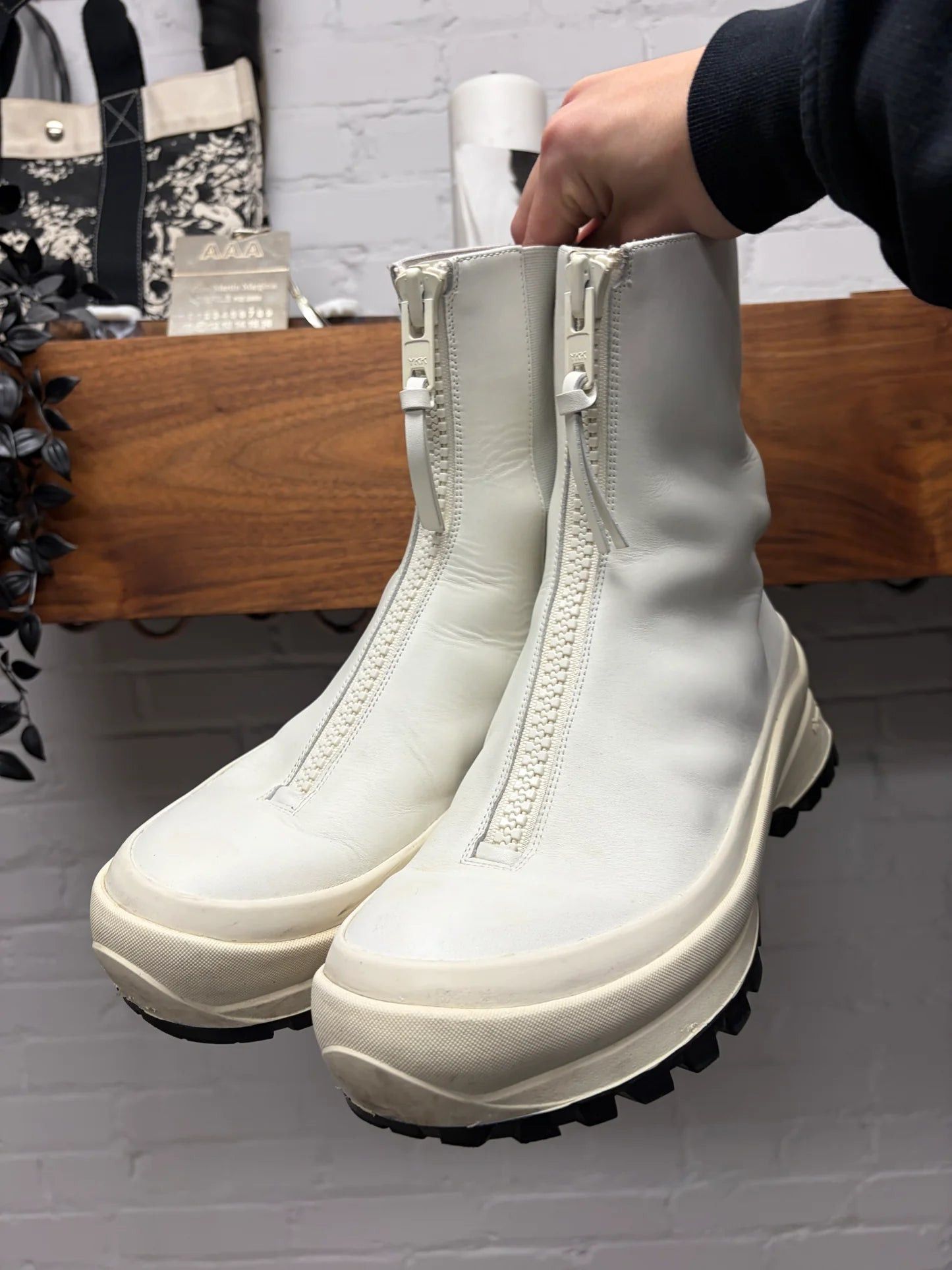 Jil Sander Jil Sander ‘Front Zip’ Cream White Leather Vibram Sole Hiking Boots Size US 9 / EU 42 - 2 Thumbnail