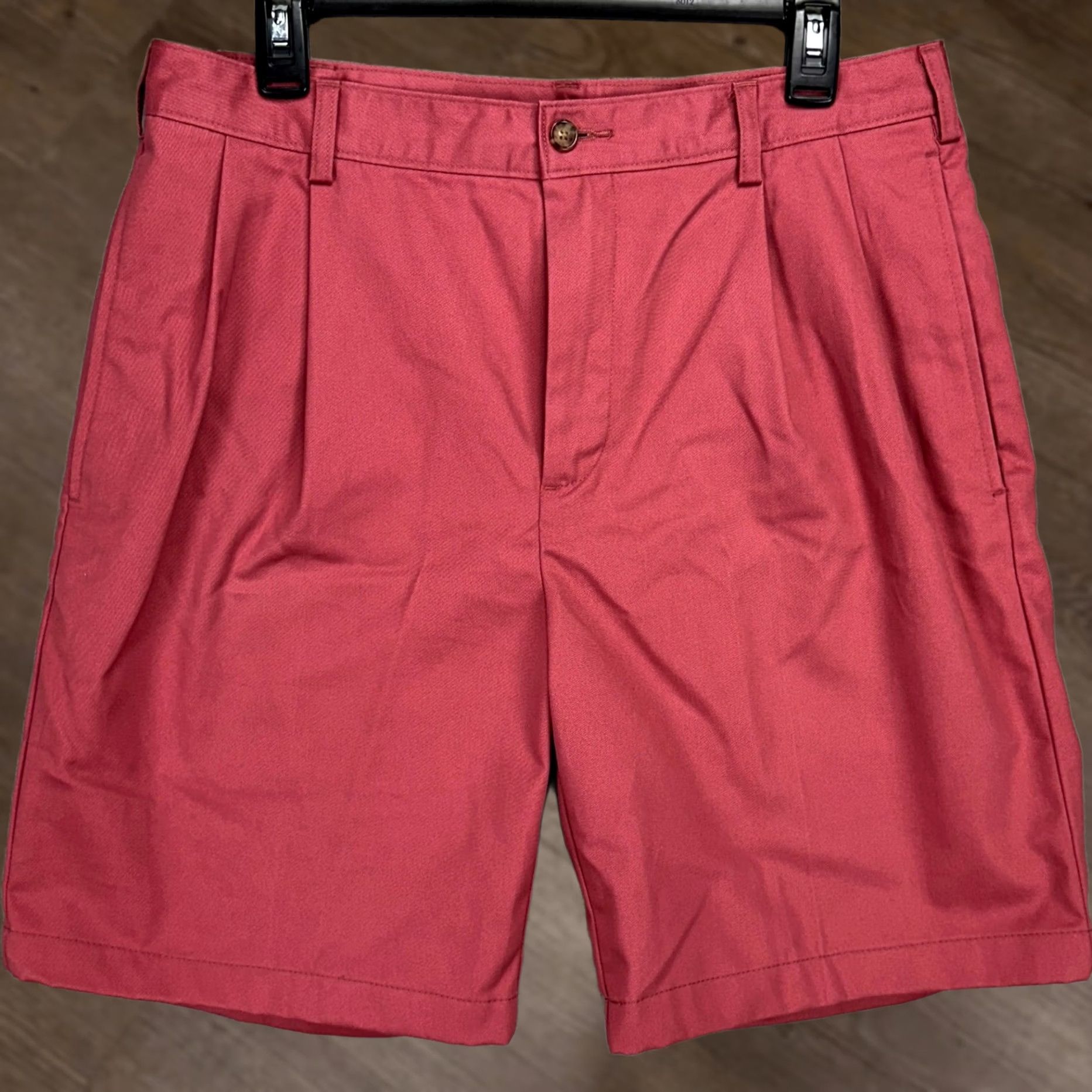 Jos. A. Bank Jos. A. Bank Travelers Collection Mens Khakis Shorts 34 Coral Pleated Pockets Cotton Microfiber Solid Casual Preppy Mens 34 Inseam 8.5 in Docked Pink Size US 34 / EU 50 - 1 Thumbnail