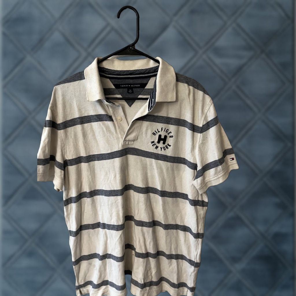Tommy Hilfiger Tommy Hilfiger Men's Short Sleeve Polo Size Large Fit White & Blue Stripe Size US L / EU 52-54 / 3 - 1 Thumbnail
