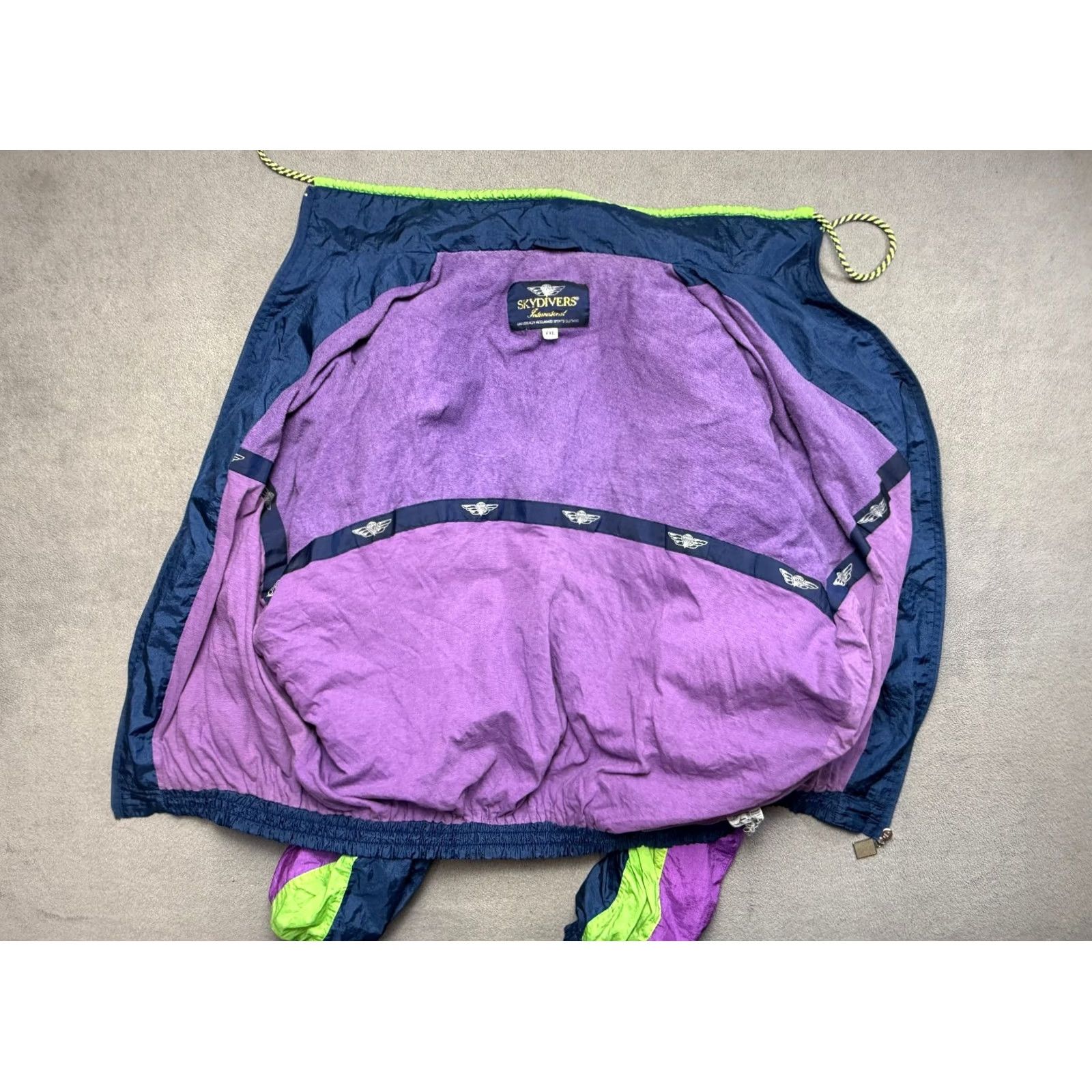 Vintage VINTAGE Skydivers International Jacket Mens 2XL Blue Windbreaker 90s Geometric Pockets Full Zip Size US XXL / EU 58 / 5 - 2 Thumbnail