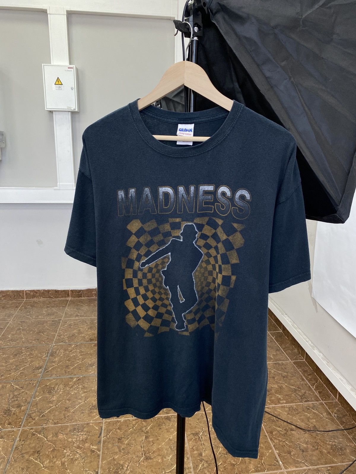 Madness Vintage 90s Madness Rock Band T-Shirt Rare Retro Hype Y2K Size US XL / EU 56 / 4 - 1 Thumbnail