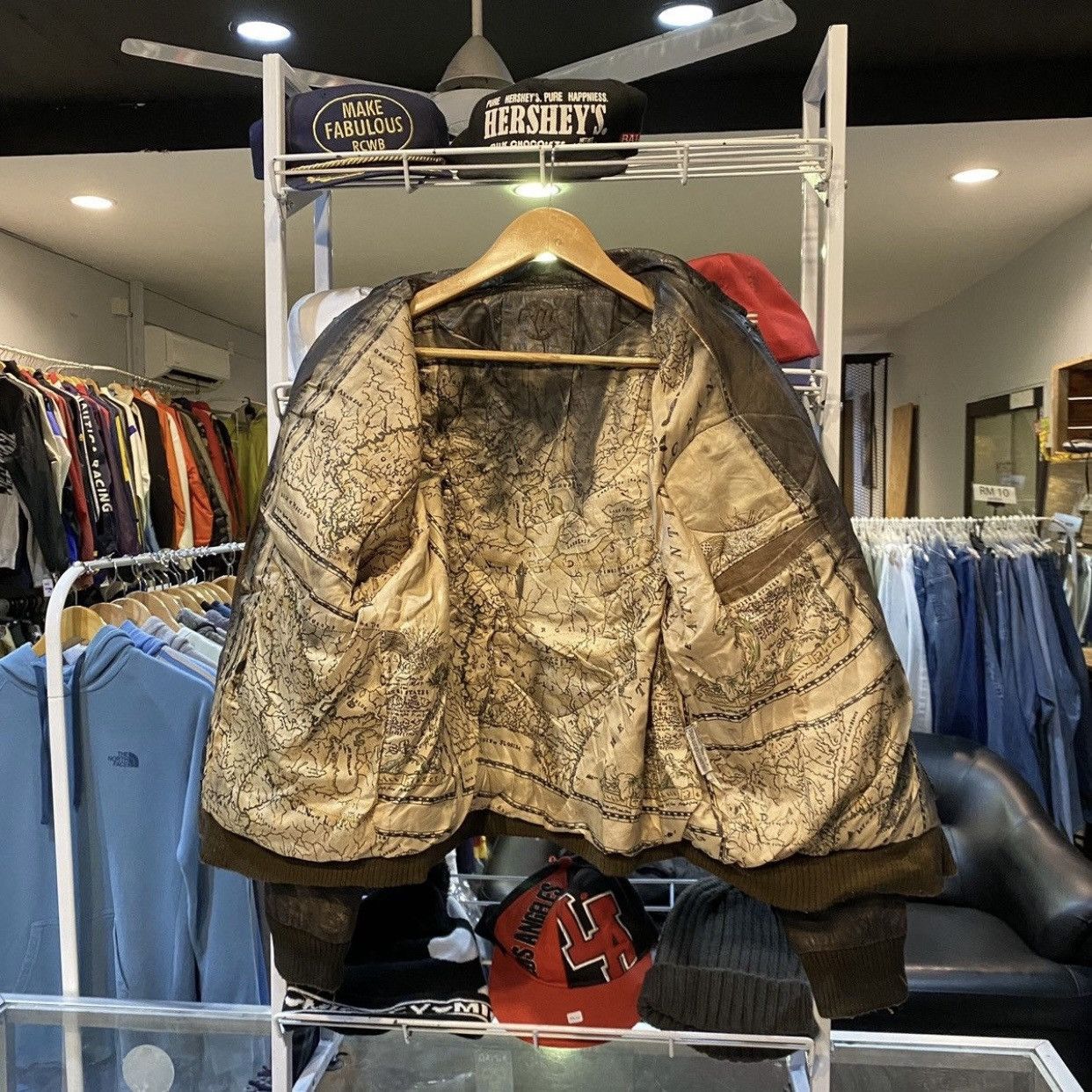 Harley Davidson RareVINTAGE Harley Davidson Distressed Bomber Leather Jacket Size US M / EU 48-50 / 2 - 3 Thumbnail