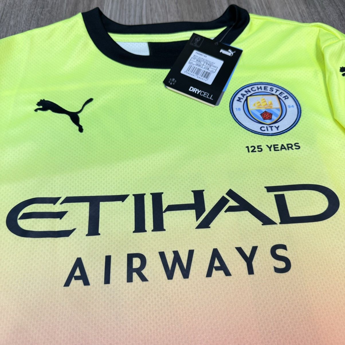 Puma (Youth size)Manchester City 19/20 L/S away #17 De Bruyne Size US XS / EU 42 / 0 - 3 Thumbnail