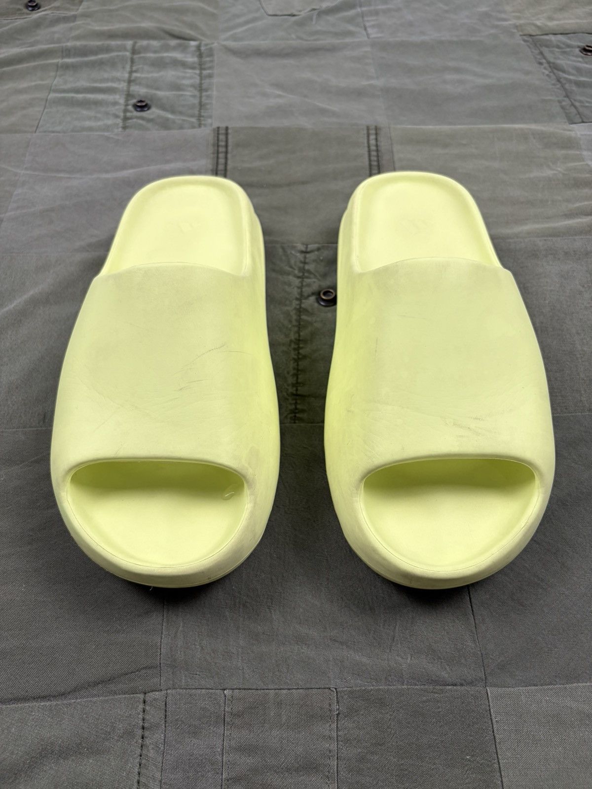 Yeezy Glow Green Slide Size US 10 / EU 43 - 1 Thumbnail