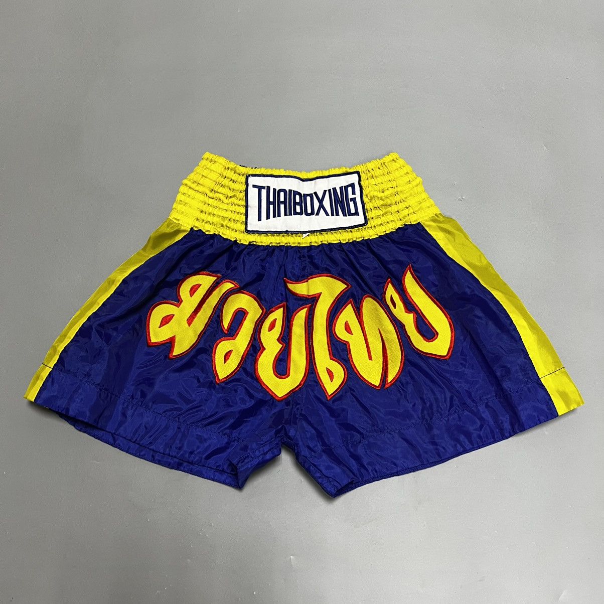 Japanese Brand VINTAGE MUAY THAI BOXING SPORT QUALITY LIGHT SHORTS Size US 30 / EU 46 - 1 Thumbnail