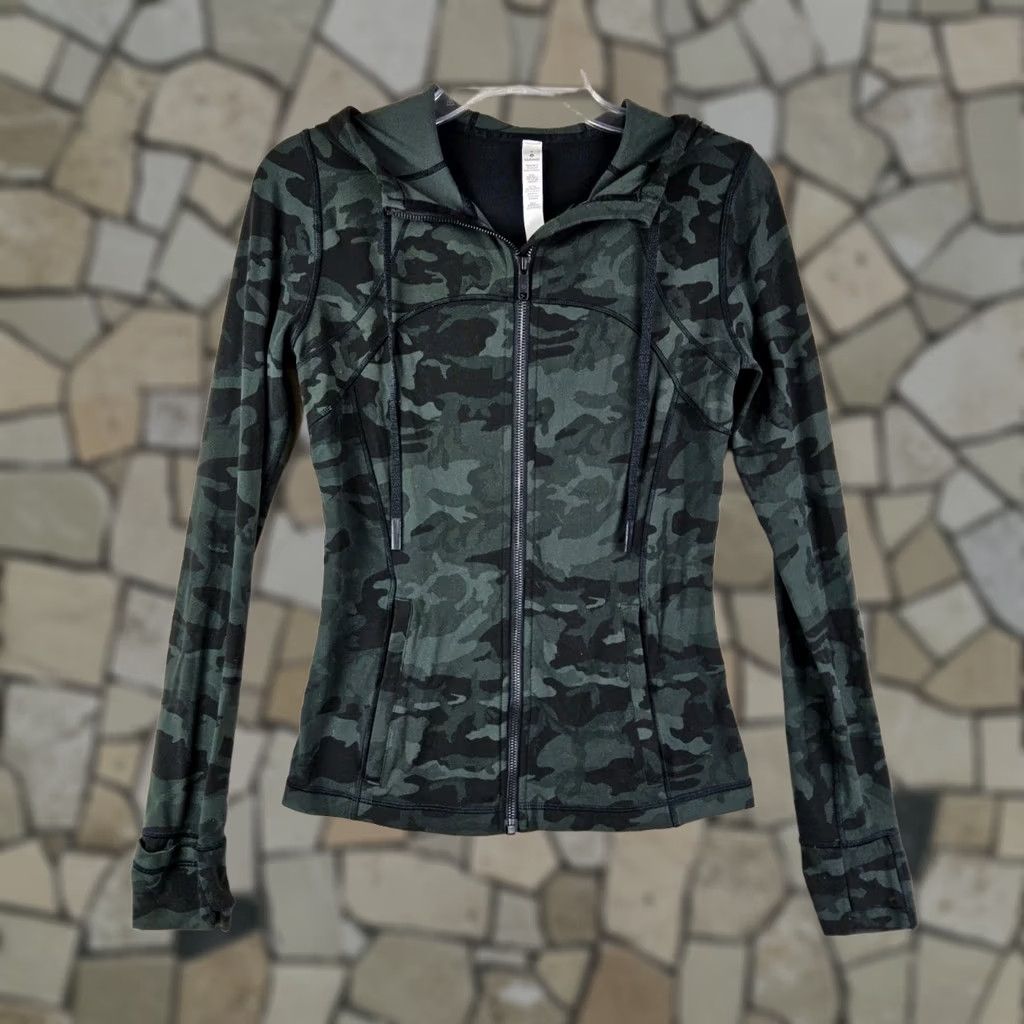 Lululemon Lululemon Define Jacket Full Zip Camouflage Black Size 6 Women Athletic Camouflage Pattern Activewear Define Black Women (6) Size M / US 6-8 / IT 42-44 - 1 Thumbnail