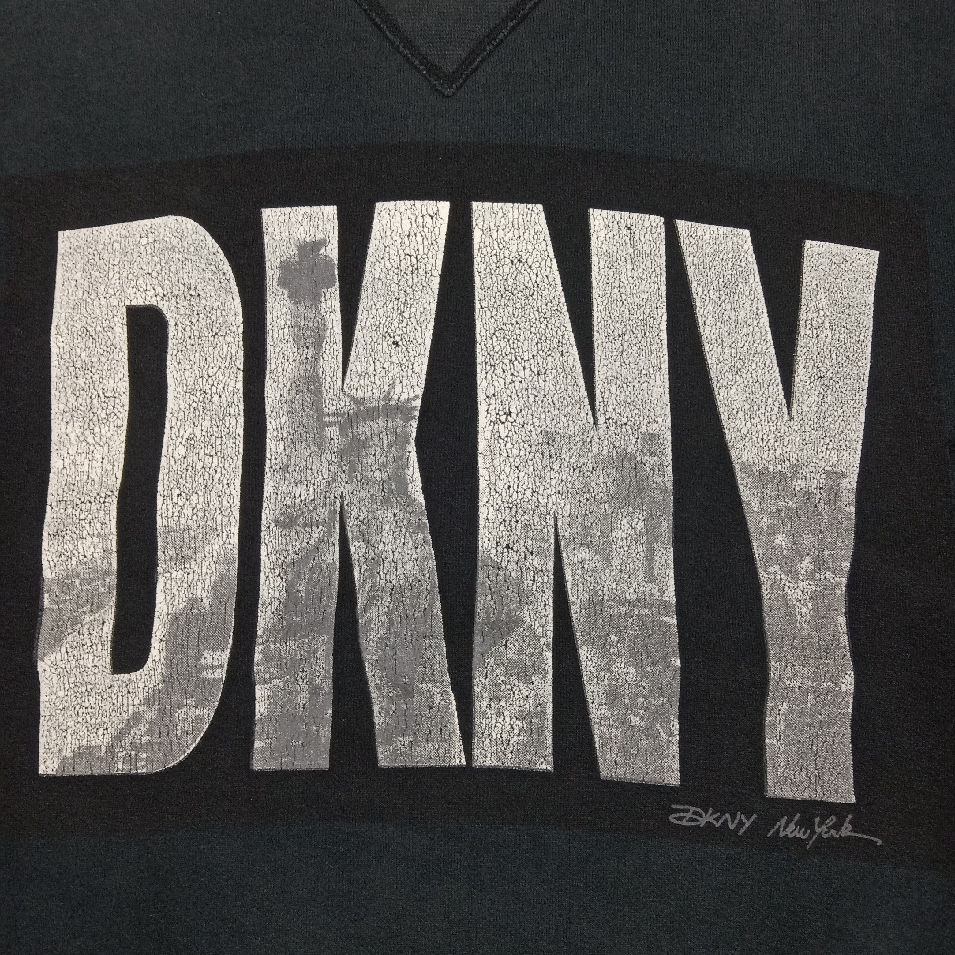 DKNY × Vintage DKNY Big Center Design Streetwear Style Sweatshirt Size US L / EU 52-54 / 3 - 2 Thumbnail