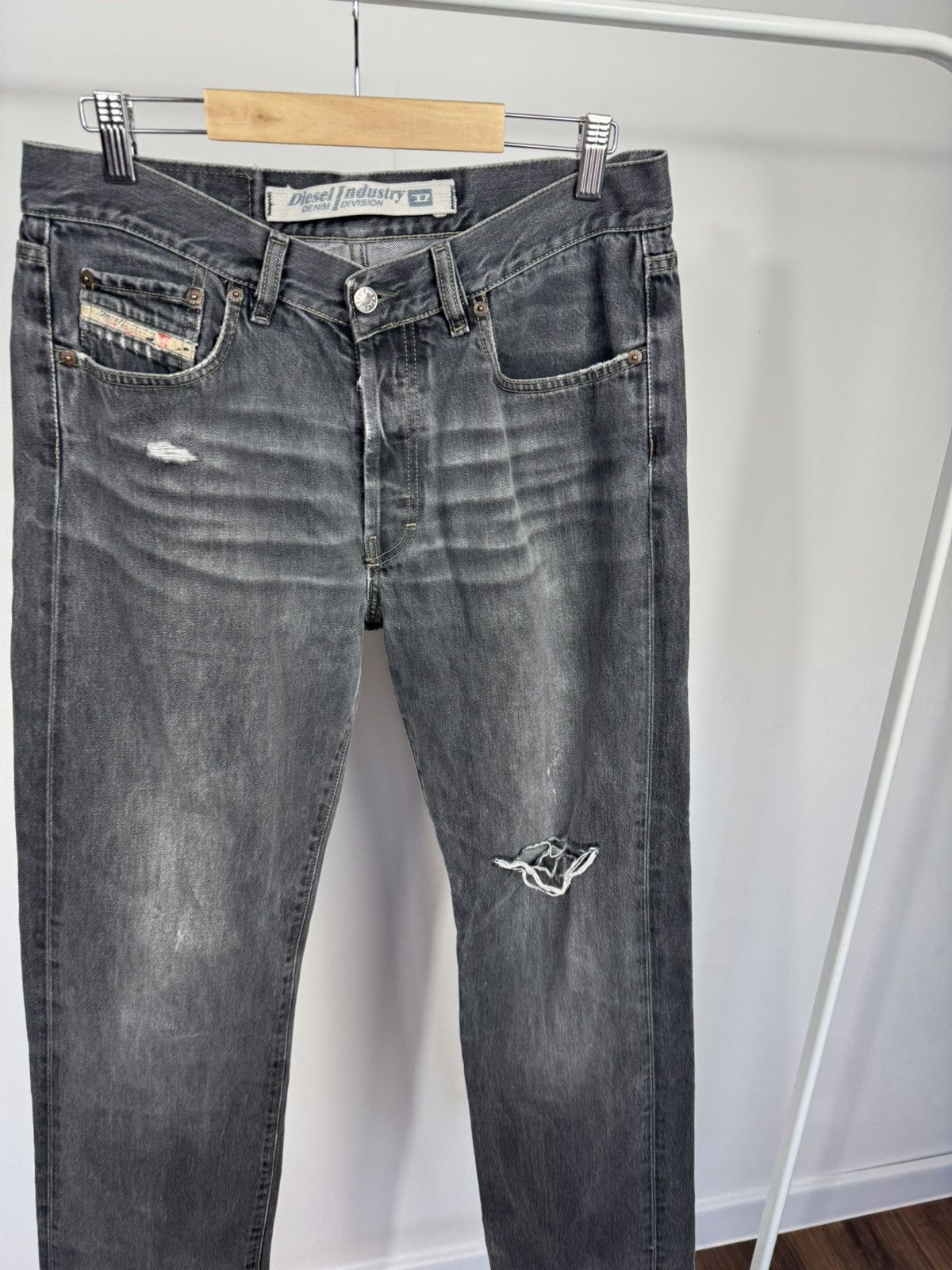 Diesel Diesel Industry Denim Division Distressed Jeans Italy W32 Size US 32 / EU 48 - 12 Thumbnail
