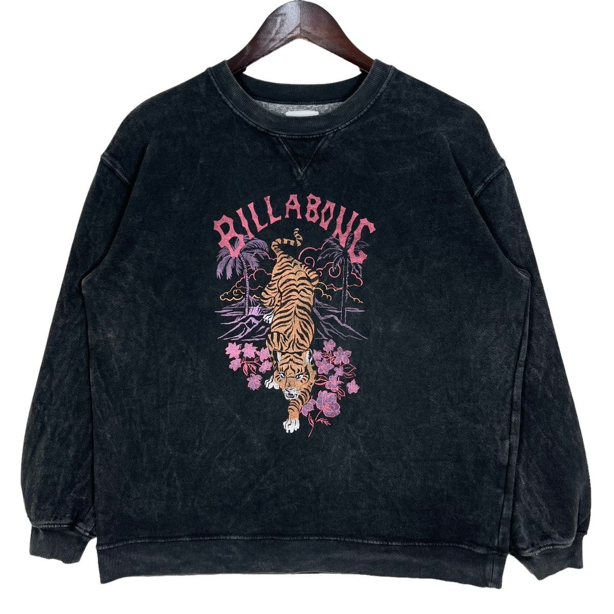 image of Billabong Tiger Design Crewneck Women Sweatshirts in Black (Size Medium)