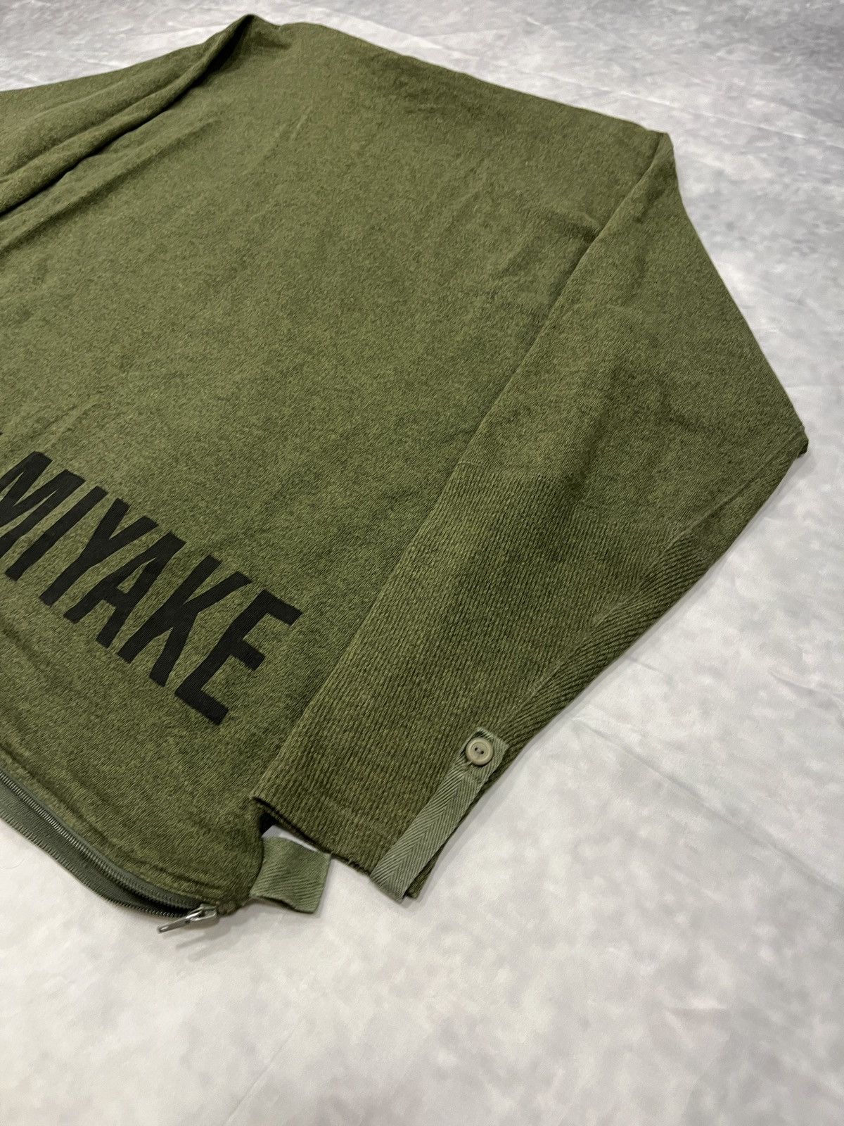 Issey Miyake Issey Miyake Transformable Zip Sweatshirt & Backpack Size US S / EU 44-46 / 1 - 6 Thumbnail