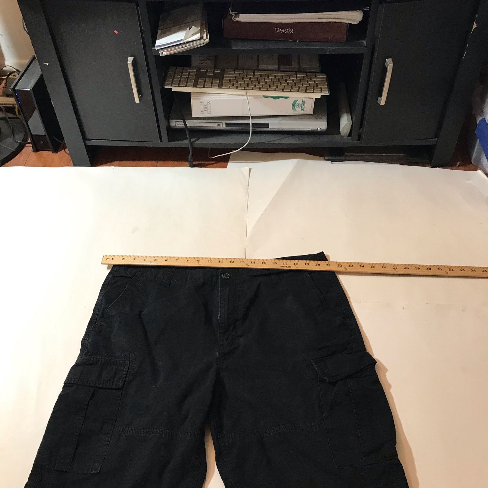 Old Navy Old Navy Black Khaki Shorts Men’s 38 Size US 38 / EU 54 - 7 Thumbnail