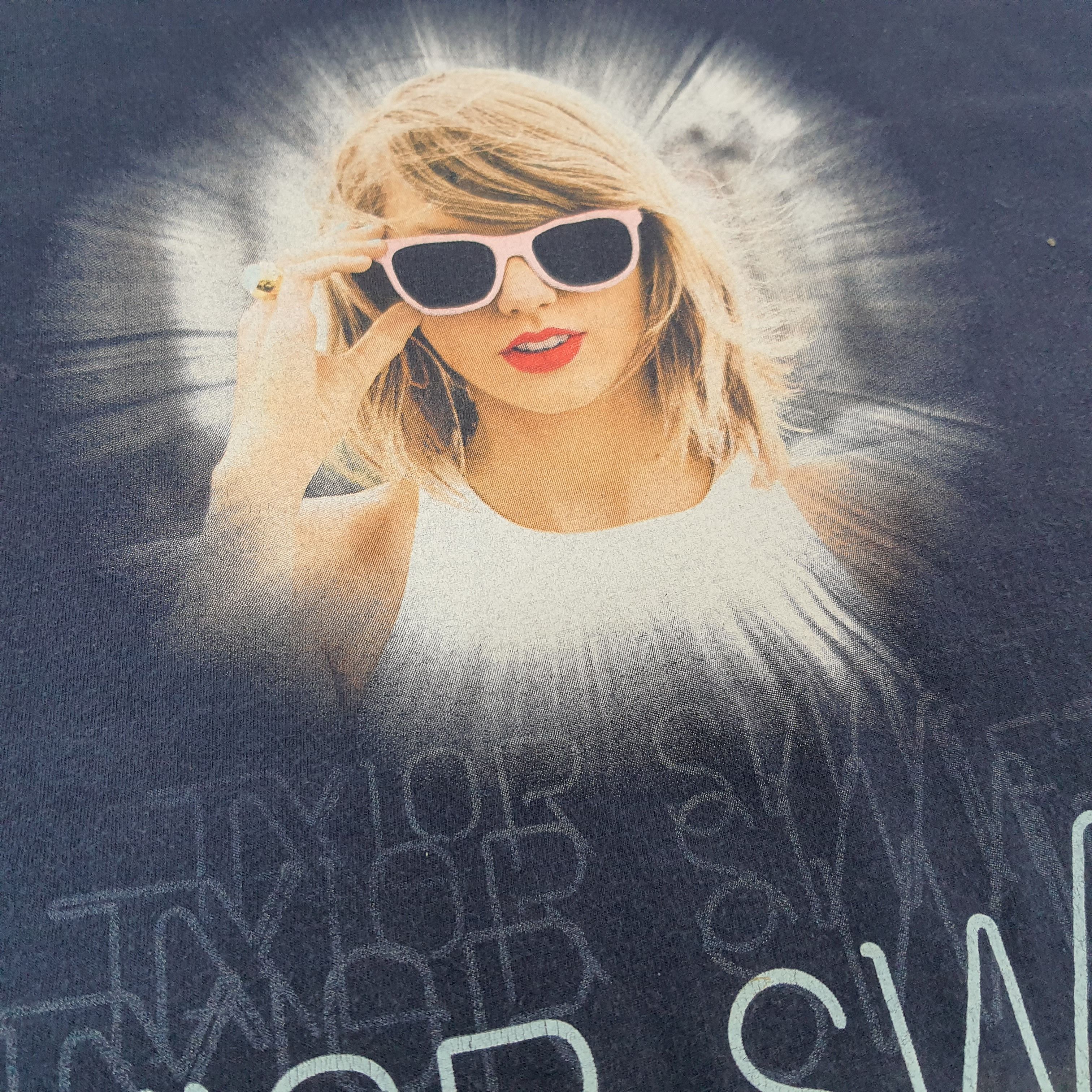 Band Tees × Vintage Vintage Taylor Swift The 1989 World Tour Tshirt C219N50 Size US XL / EU 56 / 4 - 2 Thumbnail