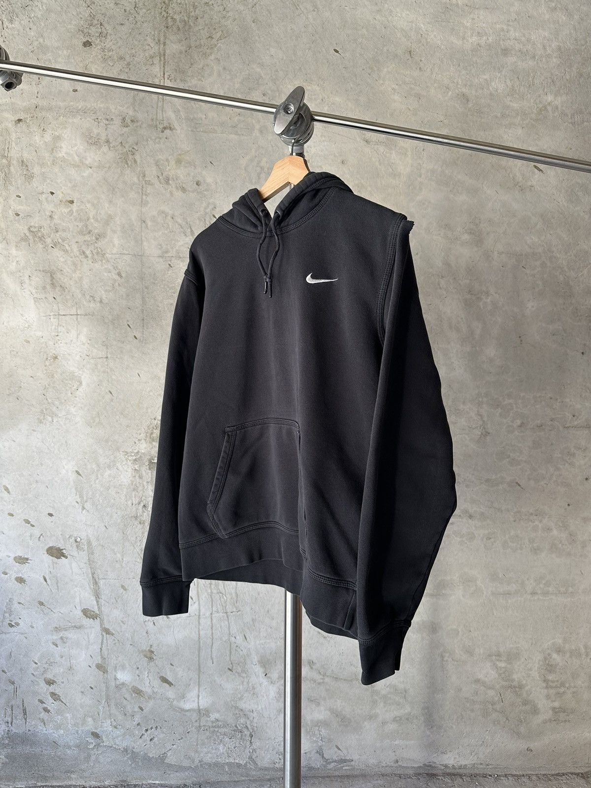 Nike Y2K Vintage Black Nike hoodie Size US L / EU 52-54 / 3 - 1 Thumbnail