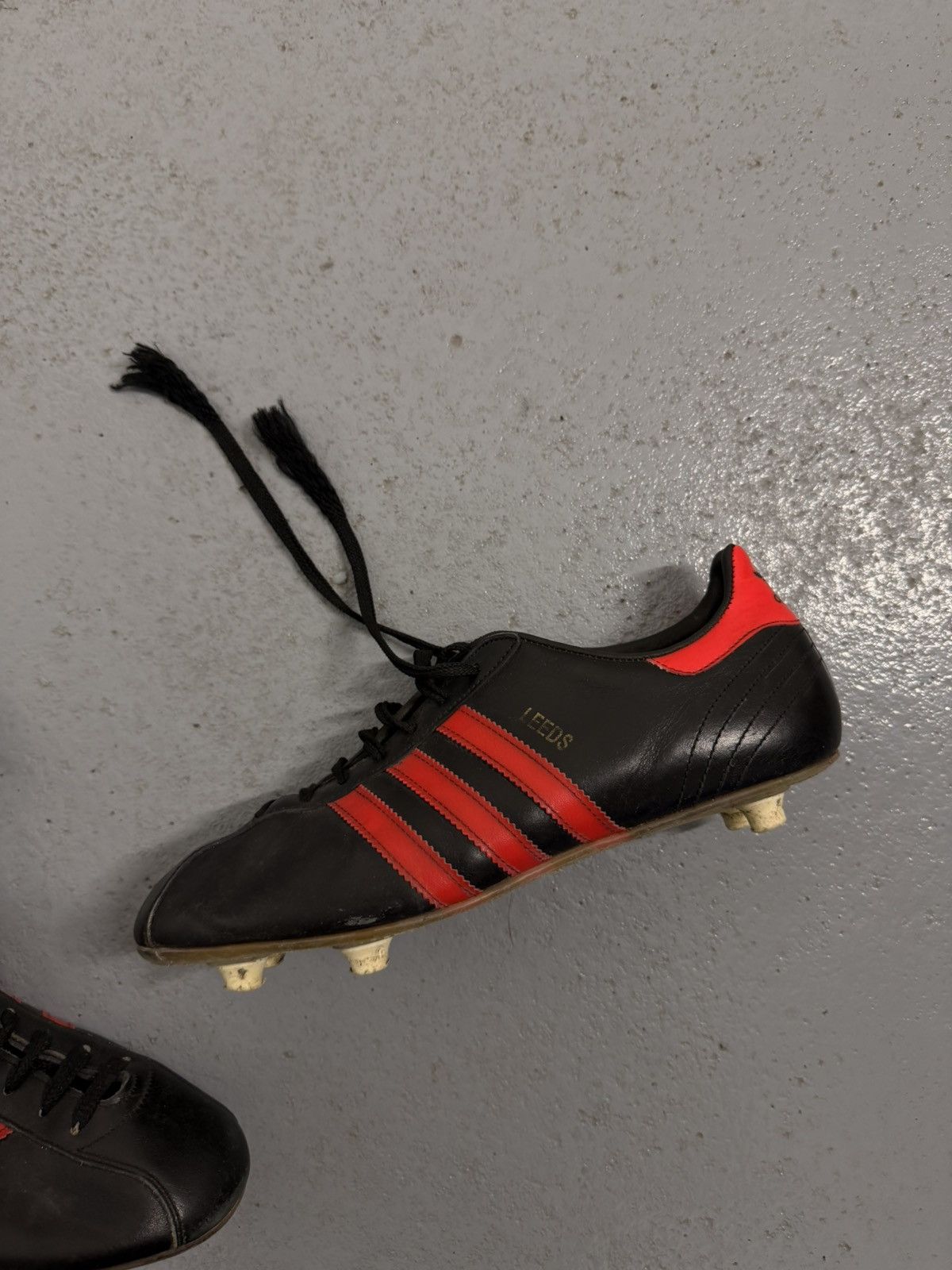 Adidas Vintage Adidas 1975 Leeds Peter Lorimer Soccer Boots Size US 8.5 / EU 41-42 - 2 Thumbnail
