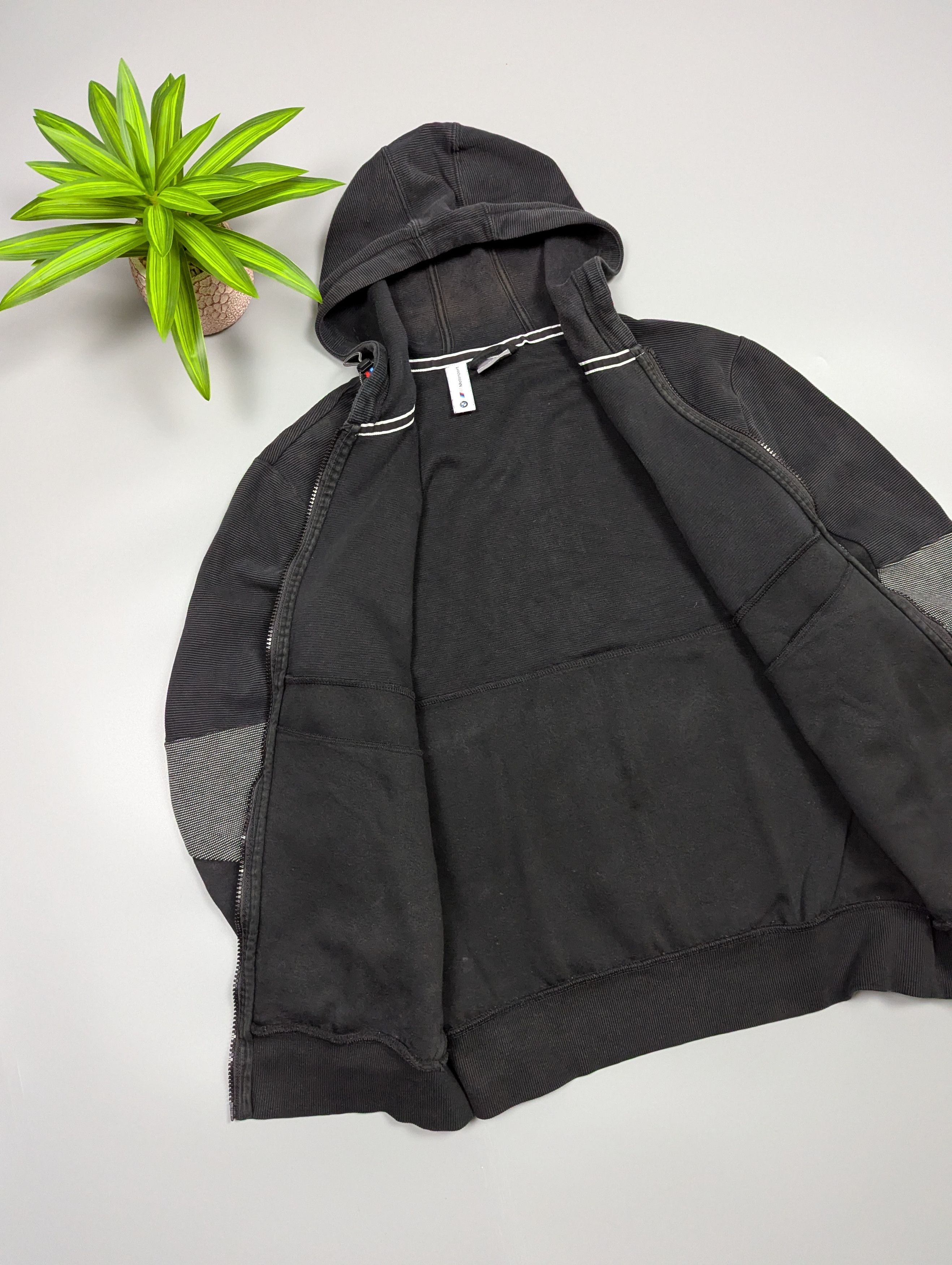 BMW × Puma Puma x BMW M Motorsport Distressed Black Hoodie Full Zip Size US L / EU 52-54 / 3 - 9 Thumbnail