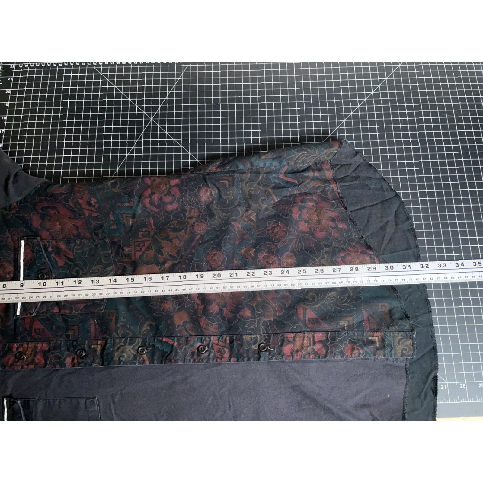 Wrangler VINTAGE Wrangler Cowboy Cut Shirt Men XL Black Floral 90s Western USA Made Cotton Twill Button-Down 17-35 (Adult) Mens Size US XL / EU 56 / 4 - 7 Thumbnail