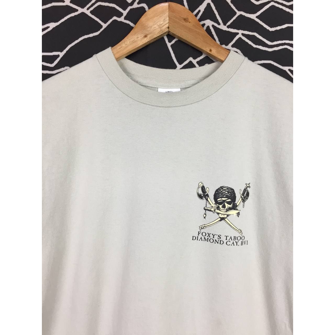 Vintage Vtg Gravity Live Slow Foxy's Taboo Diamond Cay Pirate Tee Size US M / EU 48-50 / 2 - 10 Thumbnail