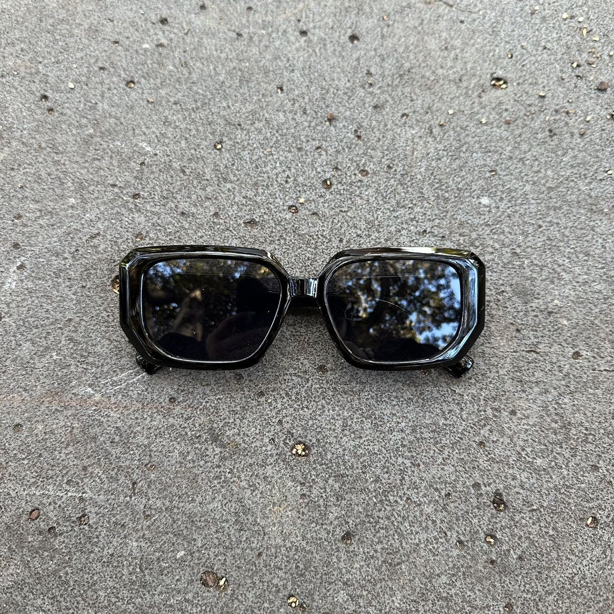 Other Y2K Unisex Sunglasses Retro Fashion Shades LE97179-01 Size ONE SIZE - 1 Thumbnail