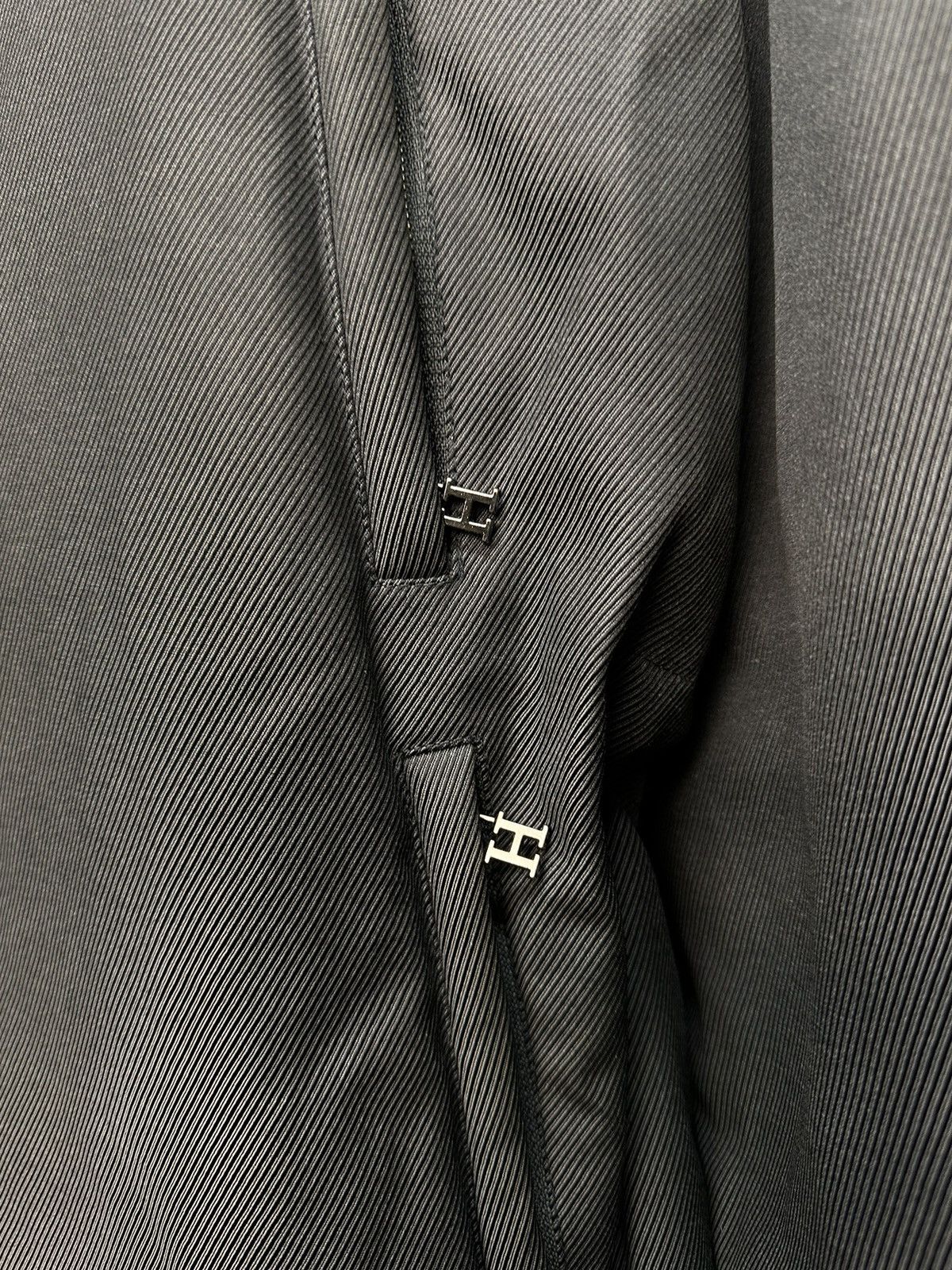 Giorgio Armani Husky grey padded overcoat minimalist Japan tech style Size US L / EU 52-54 / 3 - 4 Thumbnail