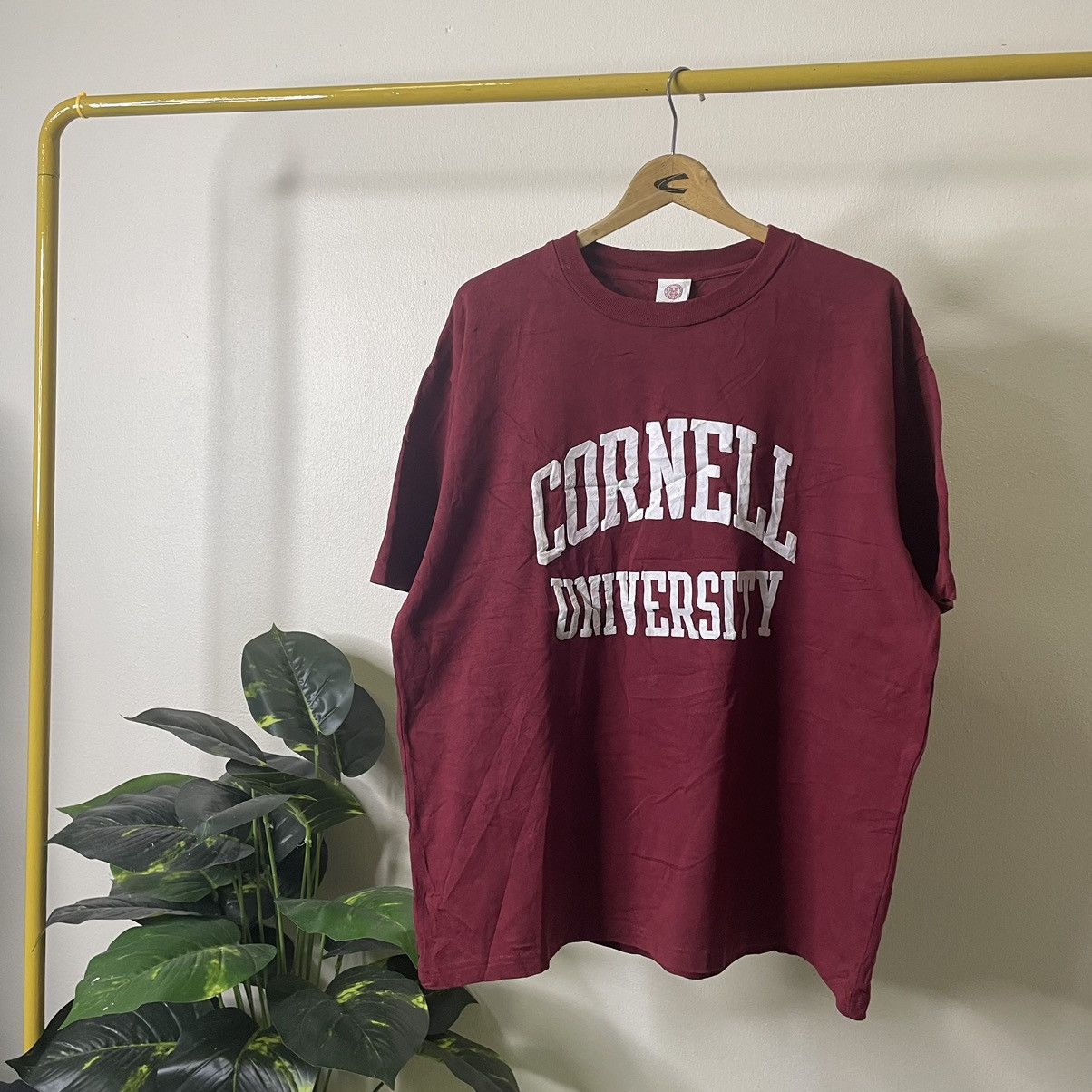 Vintage Vintage 1990s Cornell University Spell Out T Shirt Size US XL / EU 56 / 4 - 1 Thumbnail