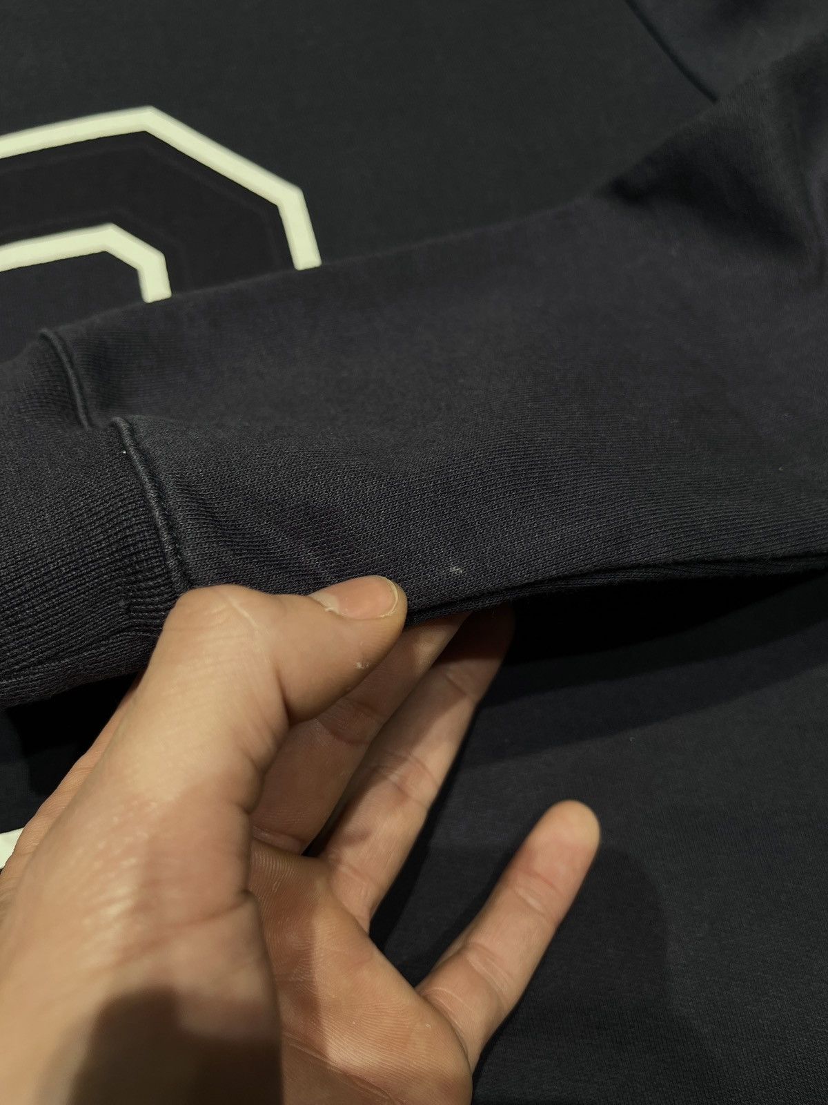 A.P.C. A.P.C Paris “P” Logo Crewneck Size US XS / EU 42 / 0 - 9 Thumbnail