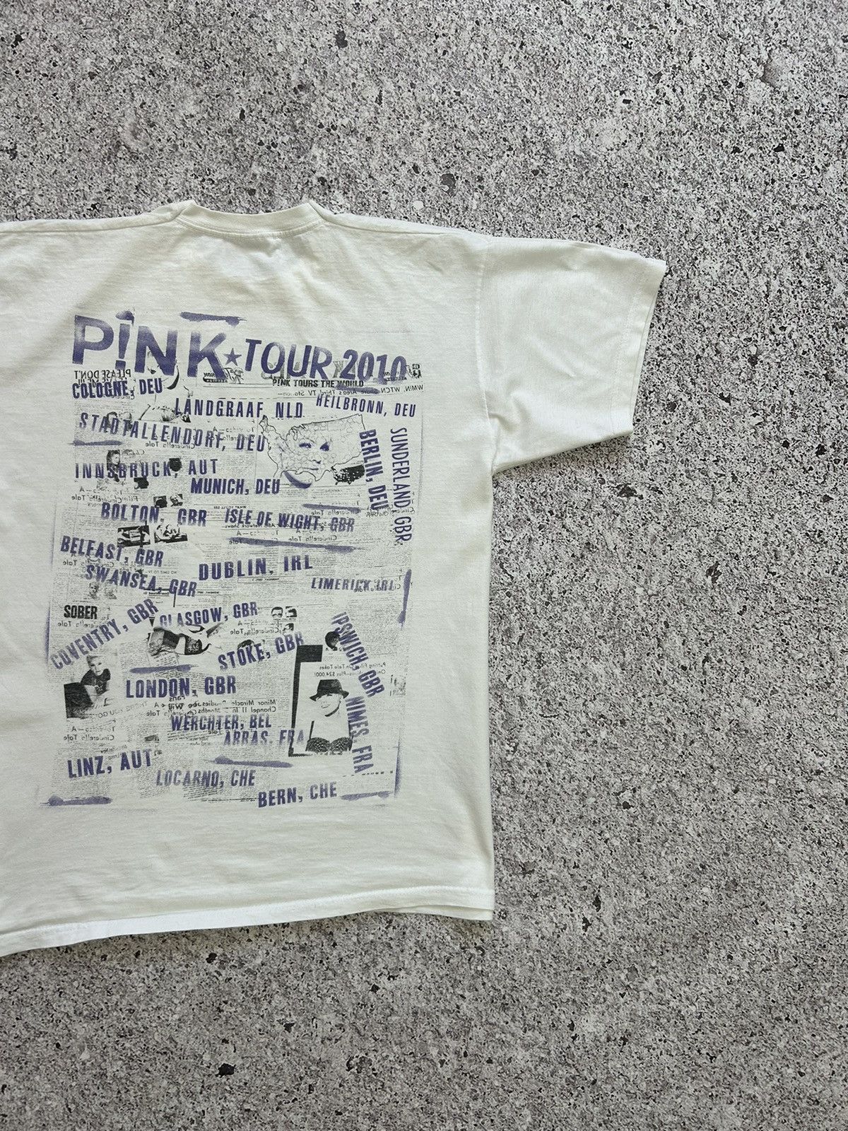 Band Tees × Vintage Vintage Rock Band Pink Tour 2010 Retro T-Shirt Y2K Hype Size US L / EU 52-54 / 3 - 8 Thumbnail