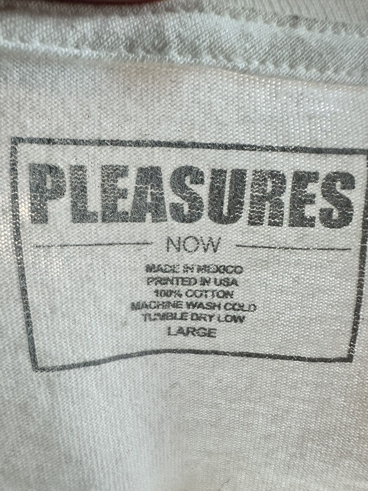 Pleasures A GIRL IS A GUN Tee Size US L / EU 52-54 / 3 - 2 Thumbnail