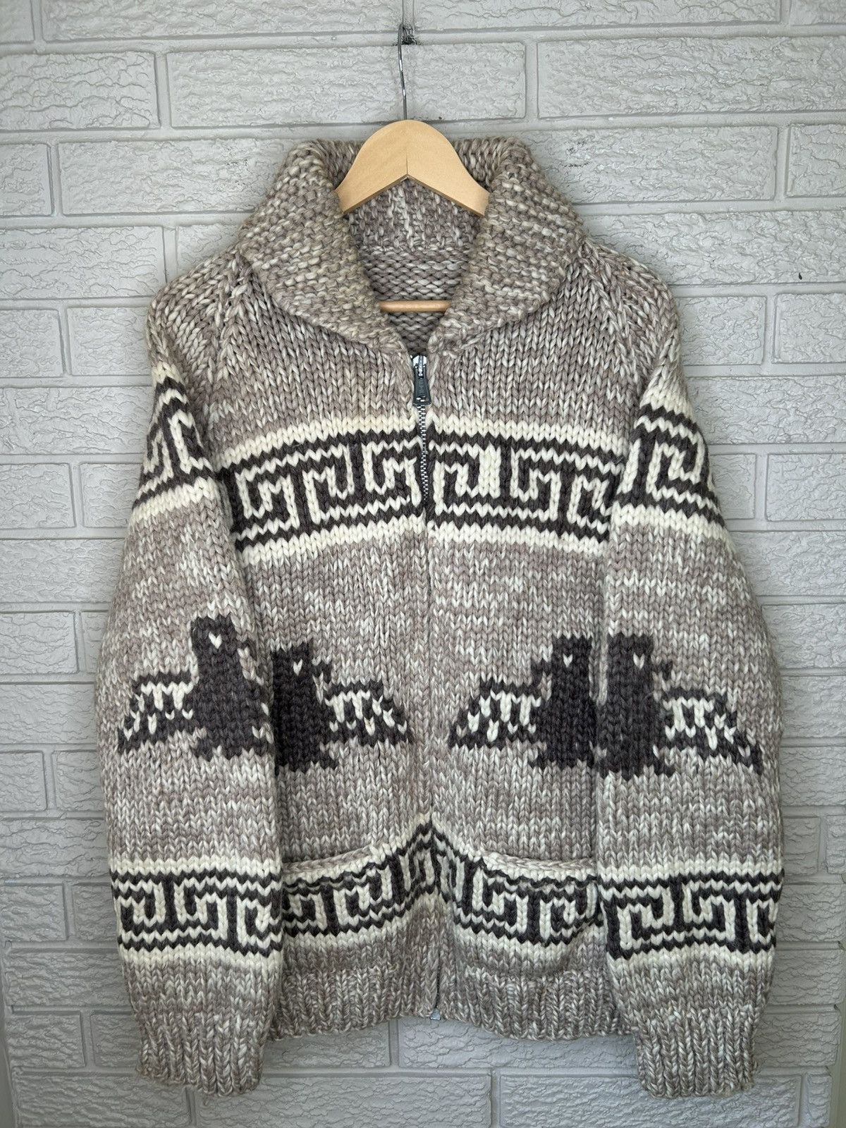 Vintage Vintage 60s Cowichan Thunderbird Hand Knit Wool Zip Up Size US L / EU 52-54 / 3 - 2 Thumbnail