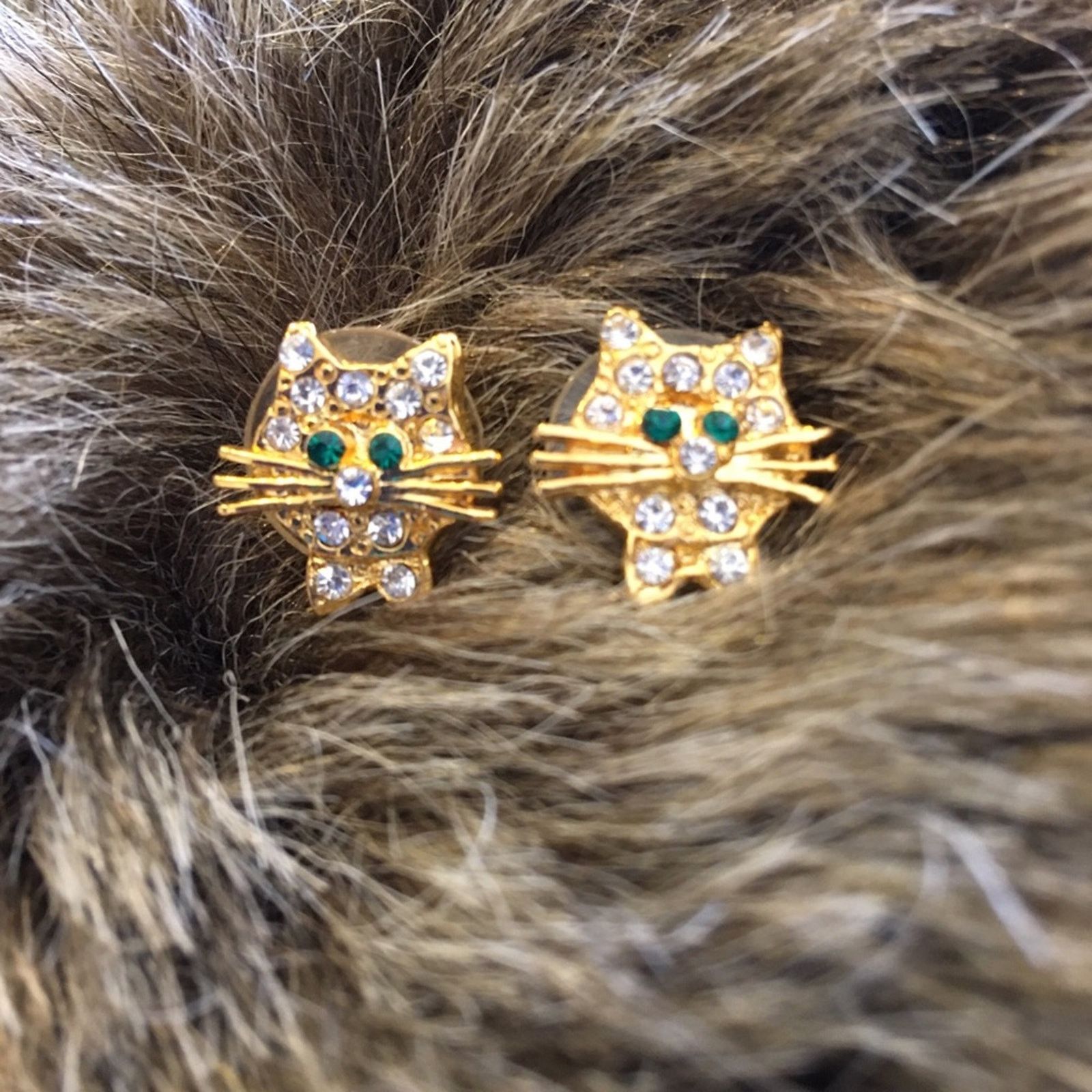 Vintage Vintage cat with whiskers crystal pierced earrings Size ONE SIZE - 1 Thumbnail
