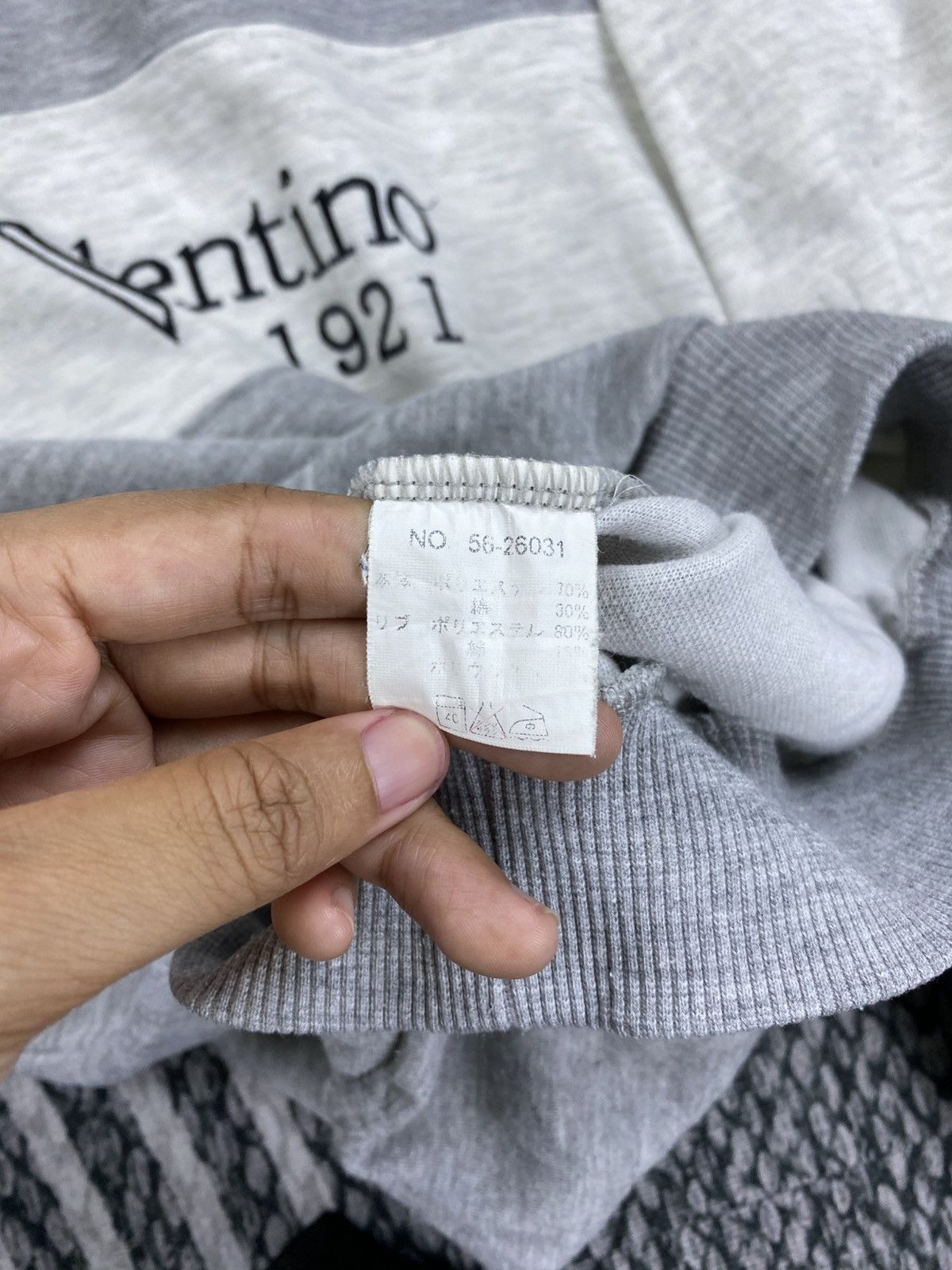 Valentino Vintage Rudolph Valentino Longsleeve Grey Sweatshirt Size US M / EU 48-50 / 2 - 7 Thumbnail