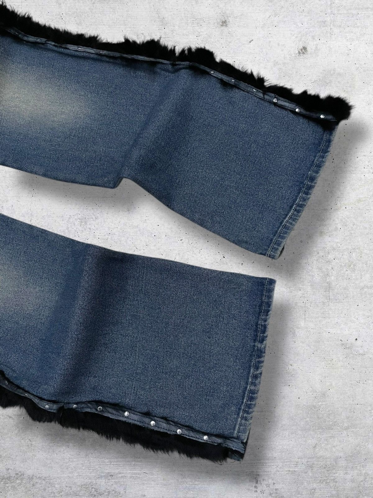 Beauty Beast VINTAGE CHEST OG DESIGNER FLARED FUR SIDE TAPE ICONIC DENIM Size US 32 / EU 48 - 4 Thumbnail