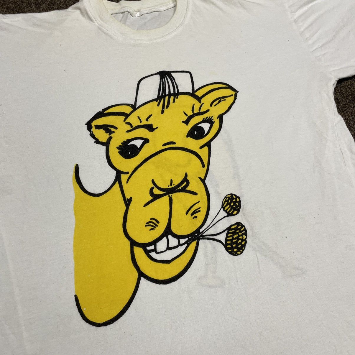 Vintage Vintage Y2K Graphic Tee Funny Cartoon Camel Print Cream L Size US L / EU 52-54 / 3 - 6 Thumbnail