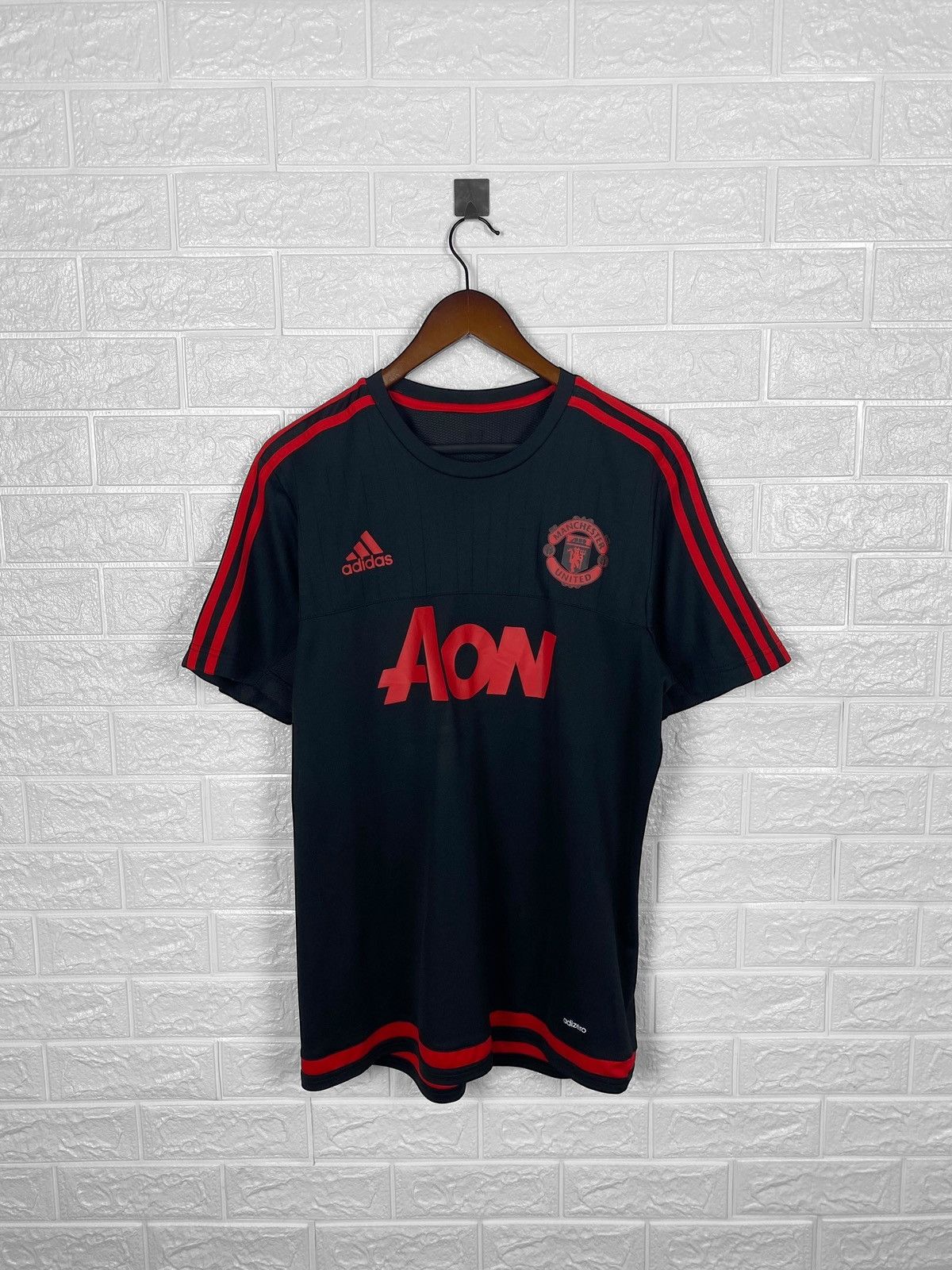 Adidas Adidas Manchester United 2015 2016 football soccer jersey Size US L / EU 52-54 / 3 - 1 Thumbnail